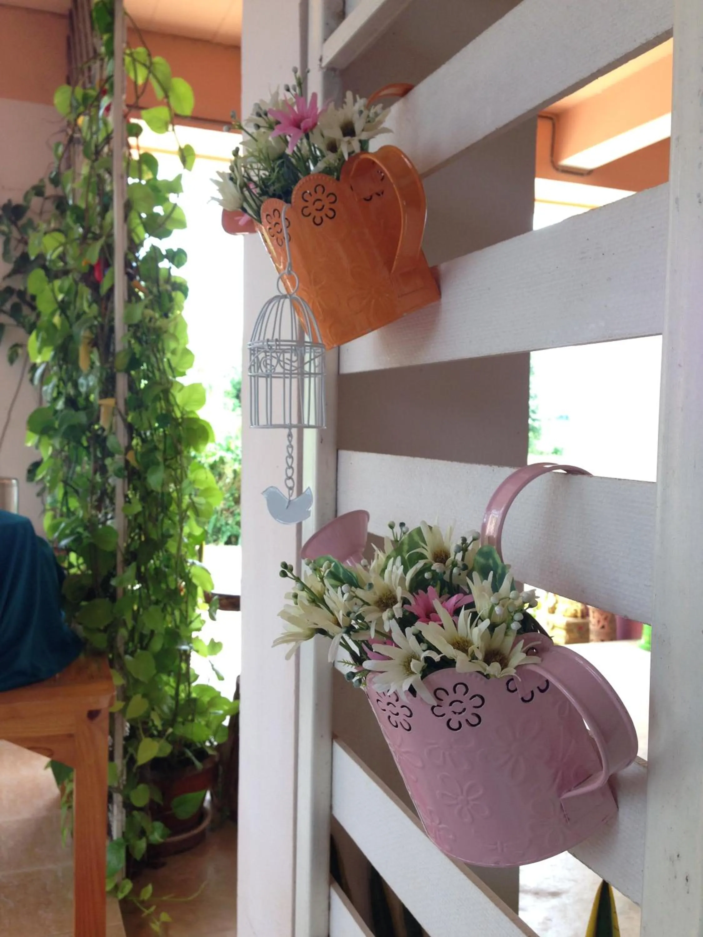 Restaurant/places to eat in NT House