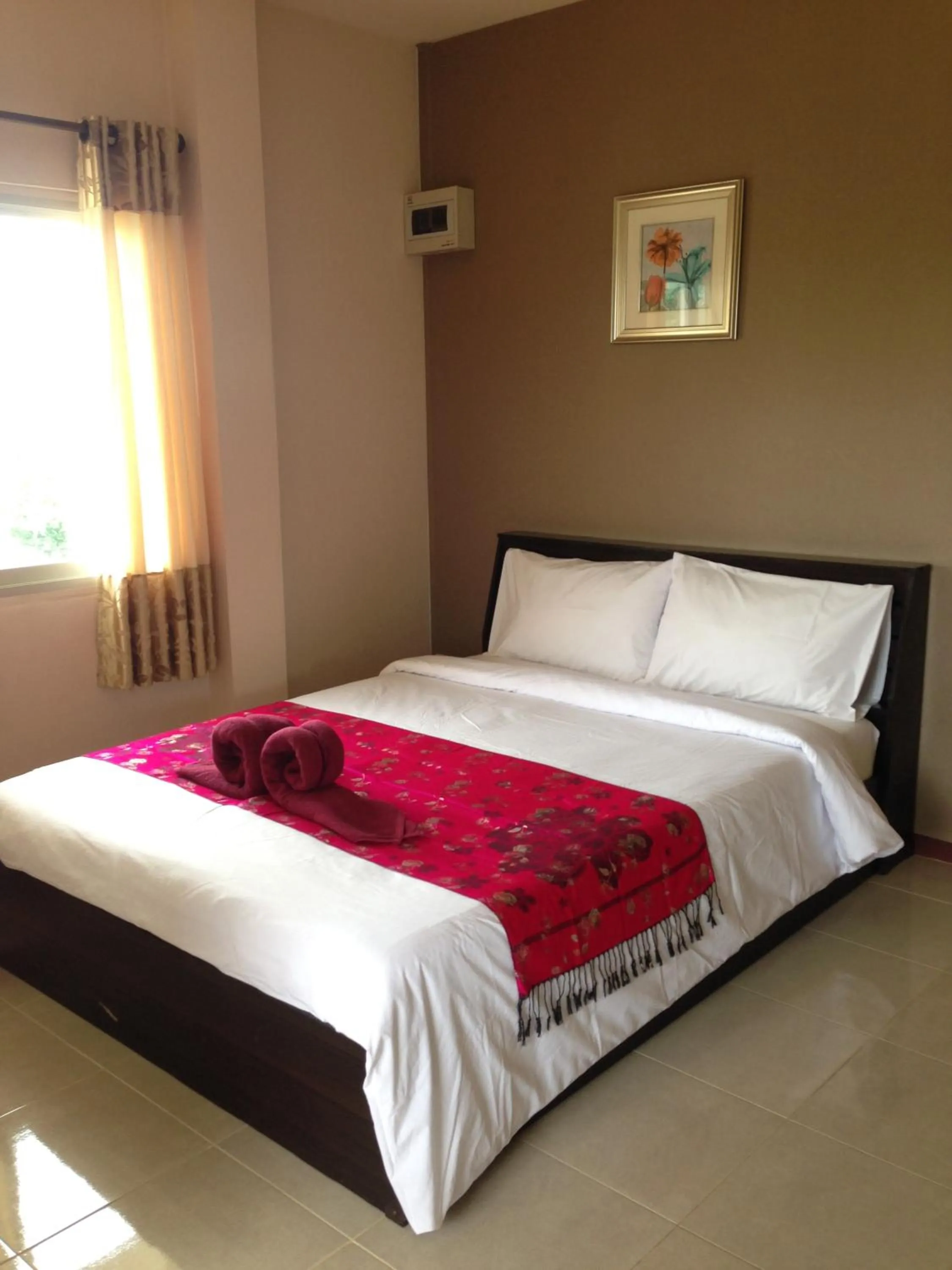 Photo of the whole room, Bed in NT House