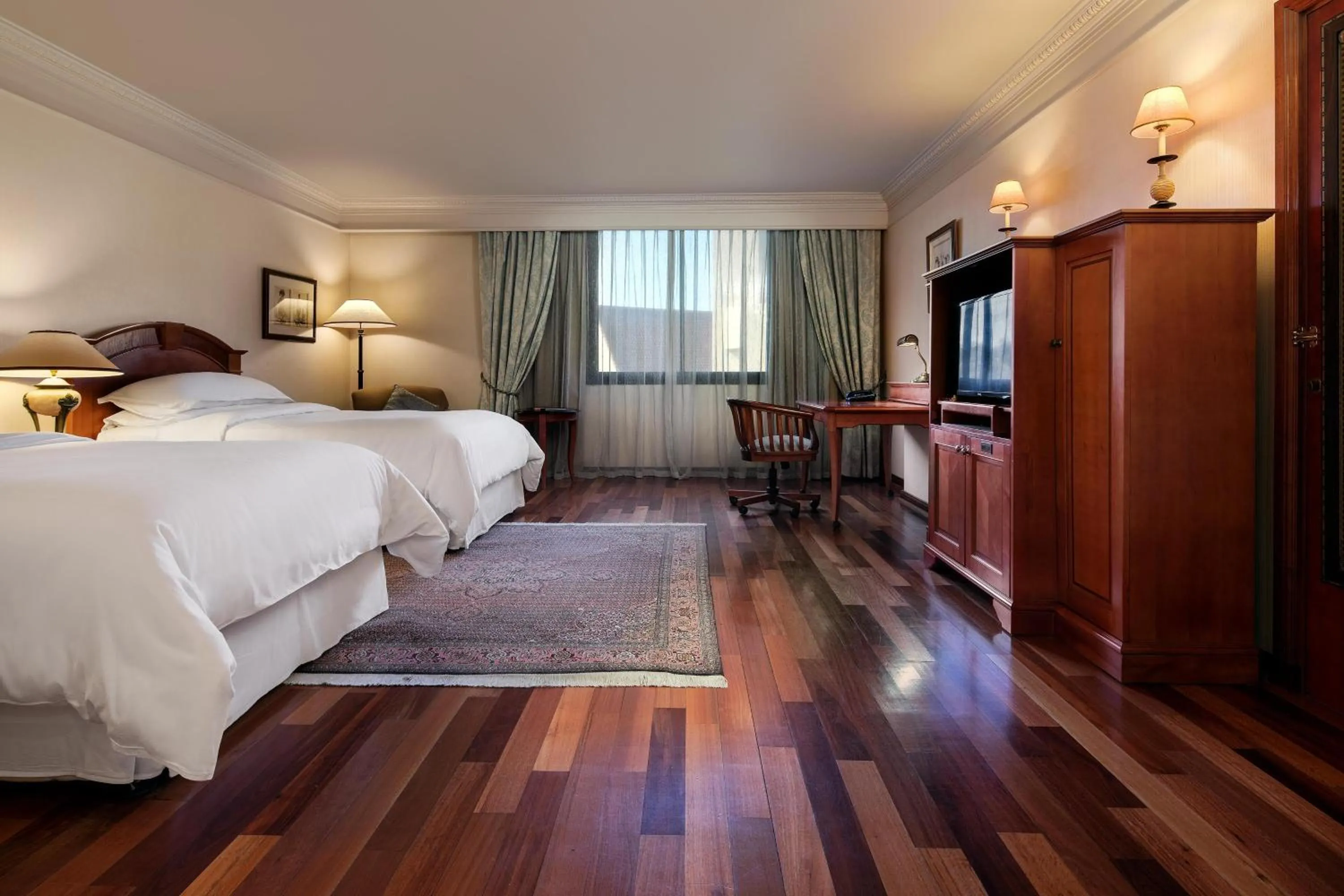 Photo of the whole room, Bed in CT Hotel