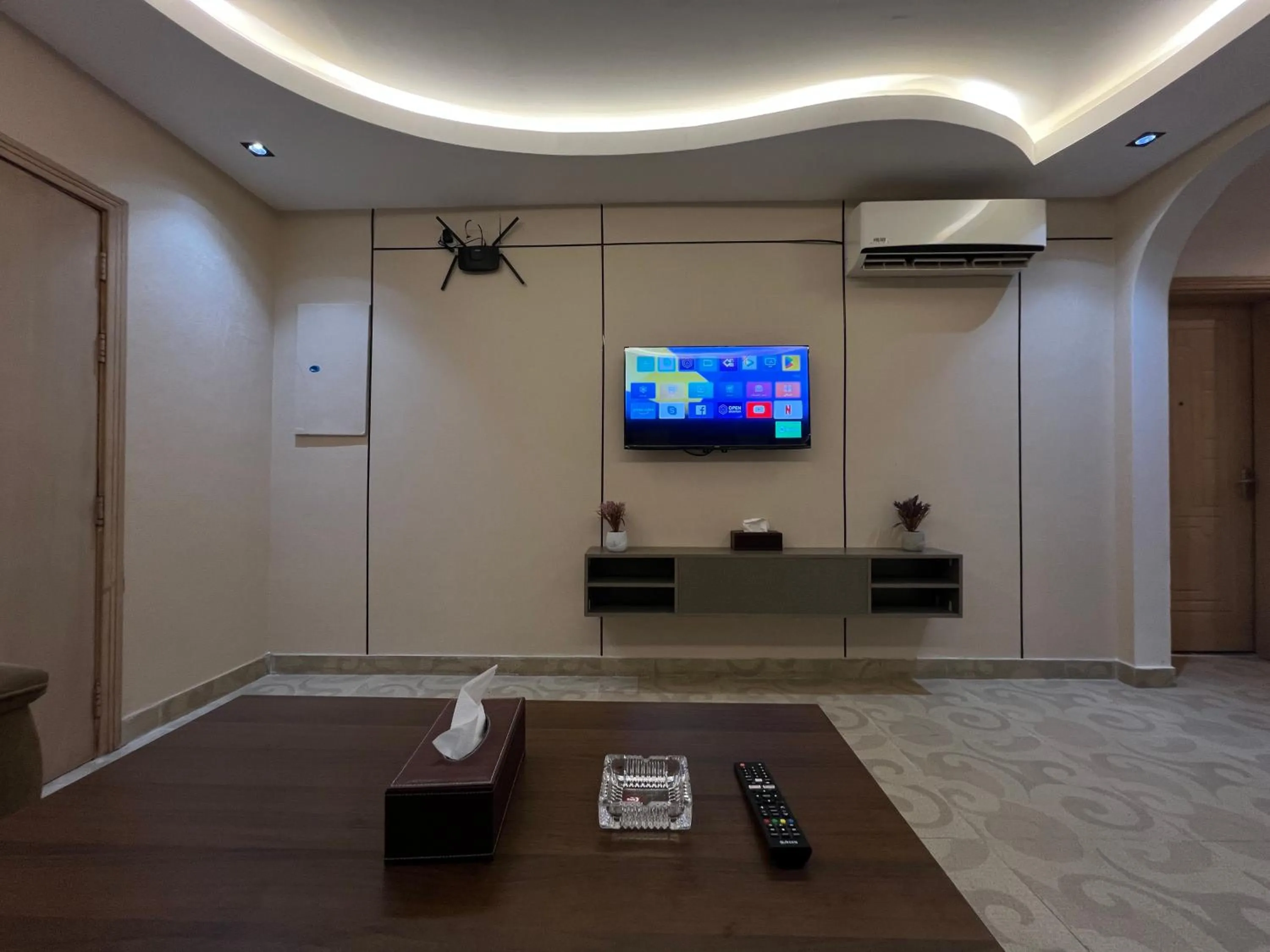 Communal lounge/ TV room in Rose Star Hotel