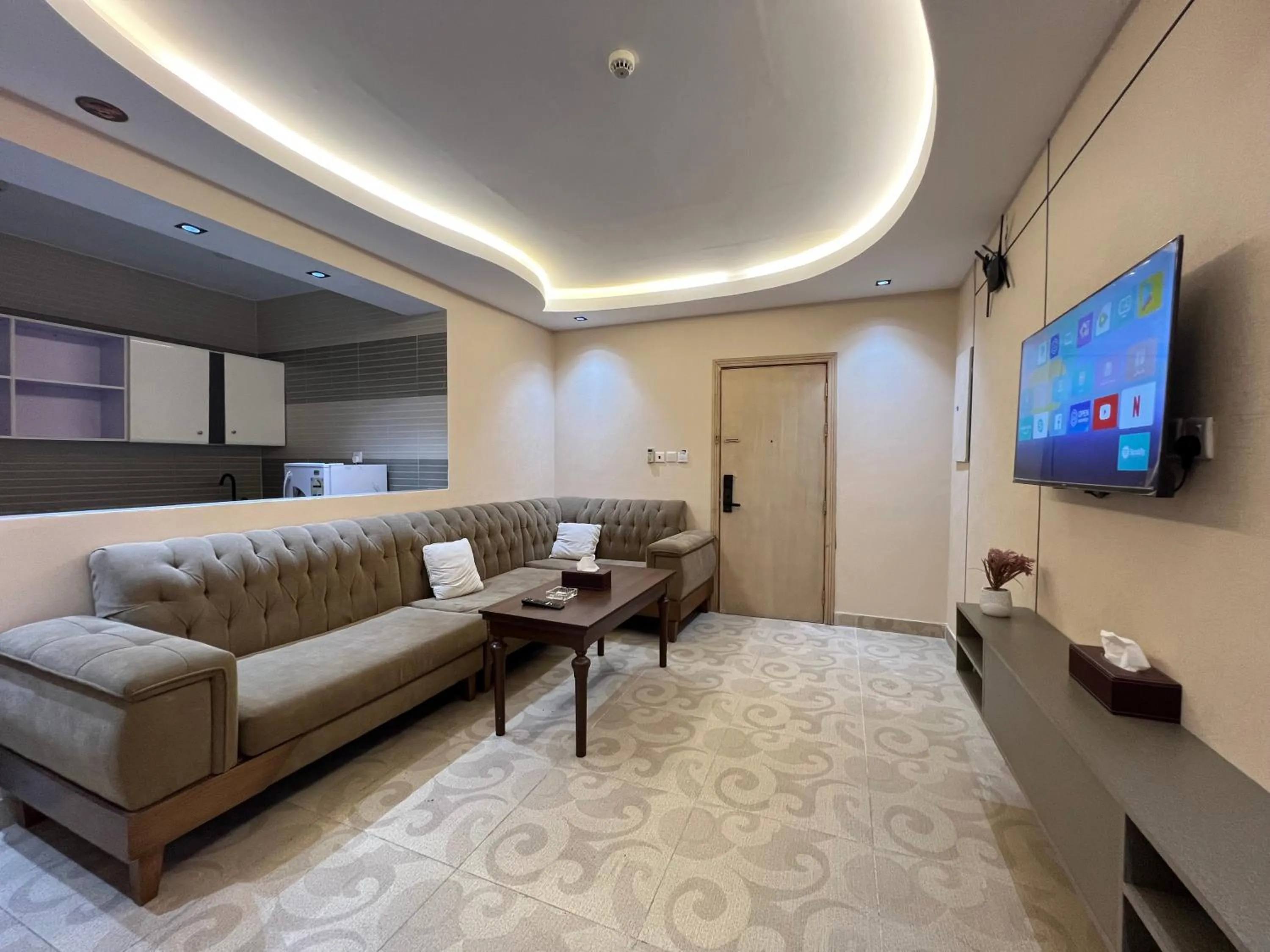 Communal lounge/ TV room in Rose Star Hotel