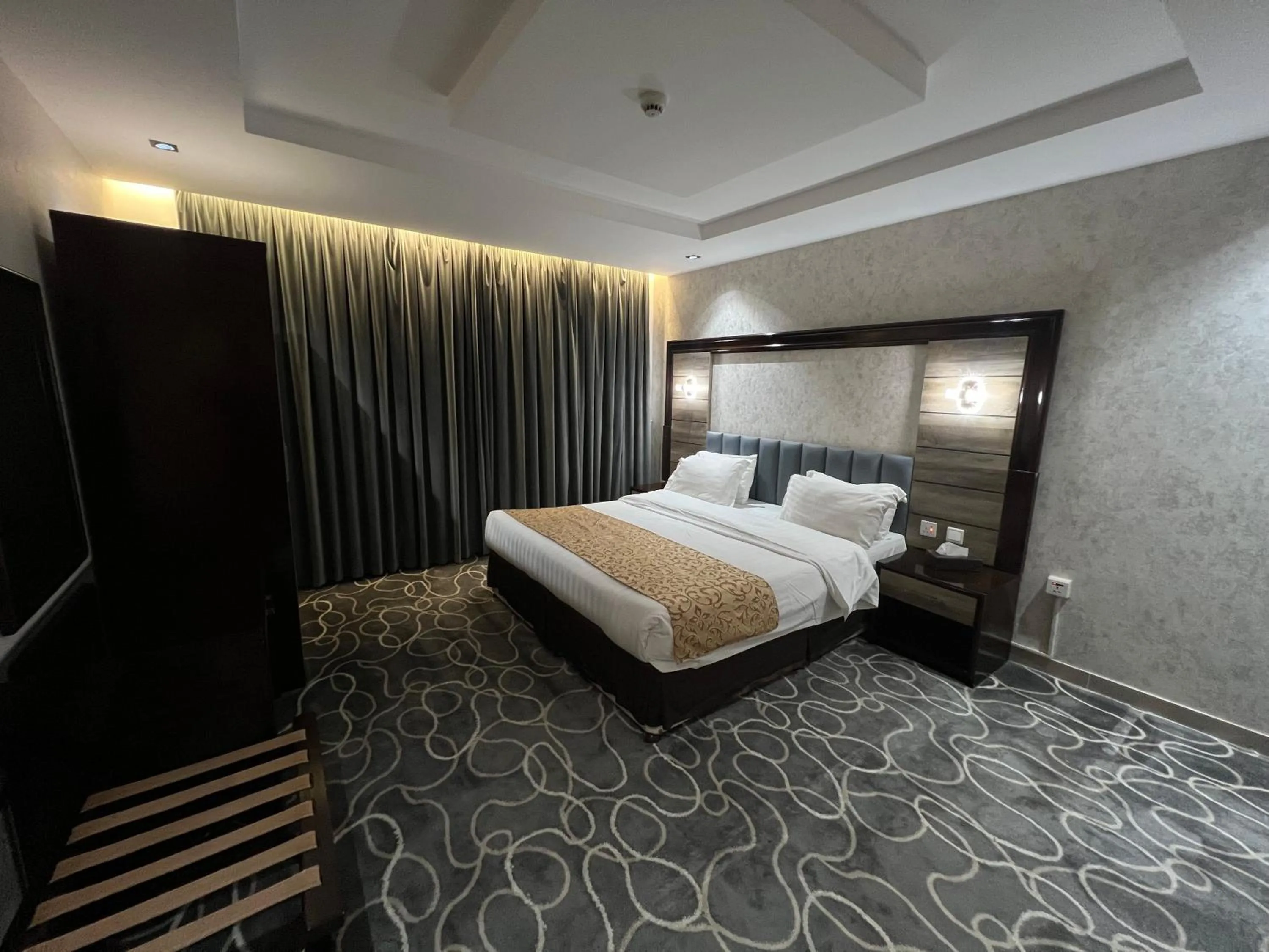Bedroom, Bed in Rose Star Hotel