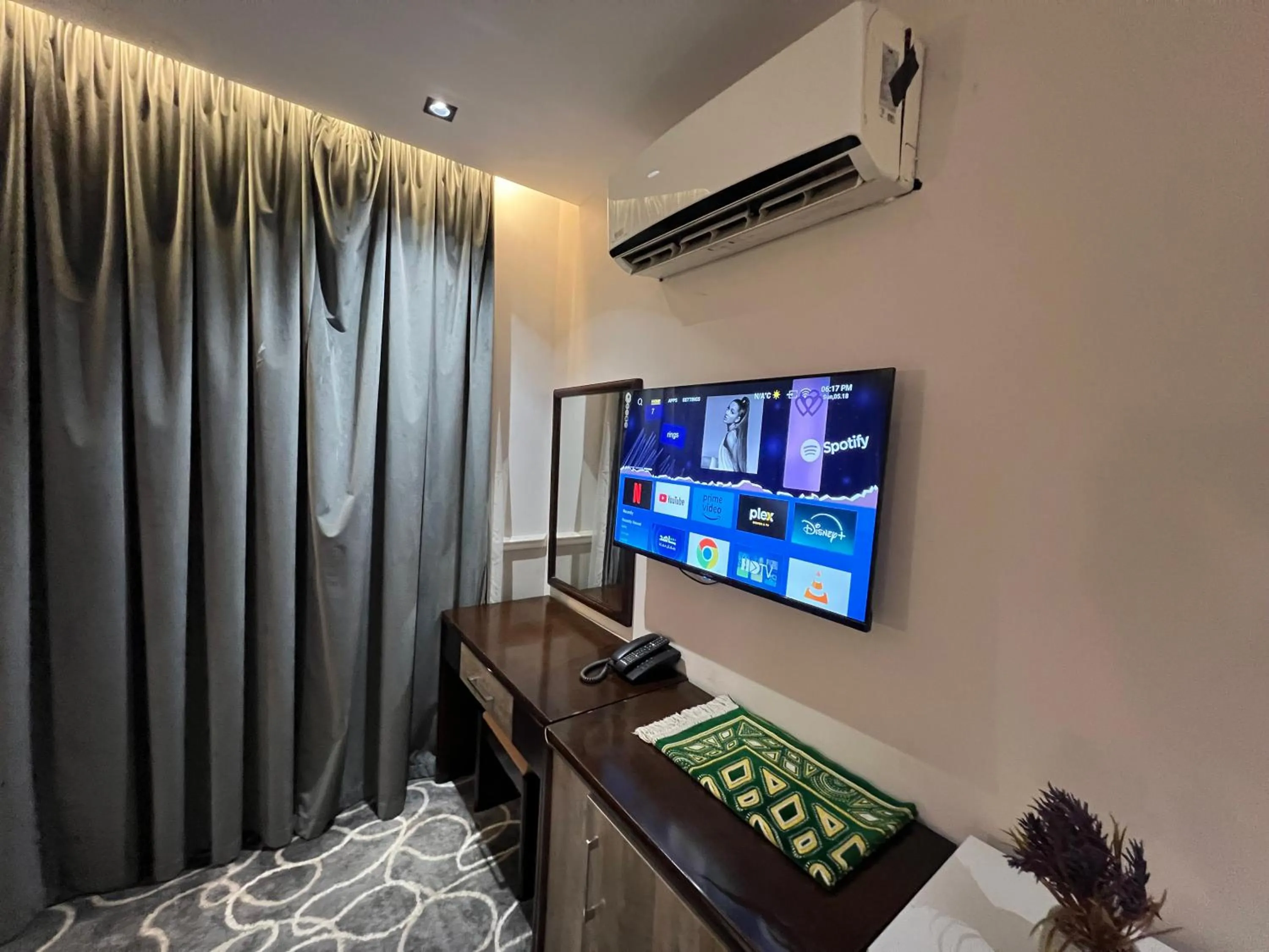 TV and multimedia in Rose Star Hotel
