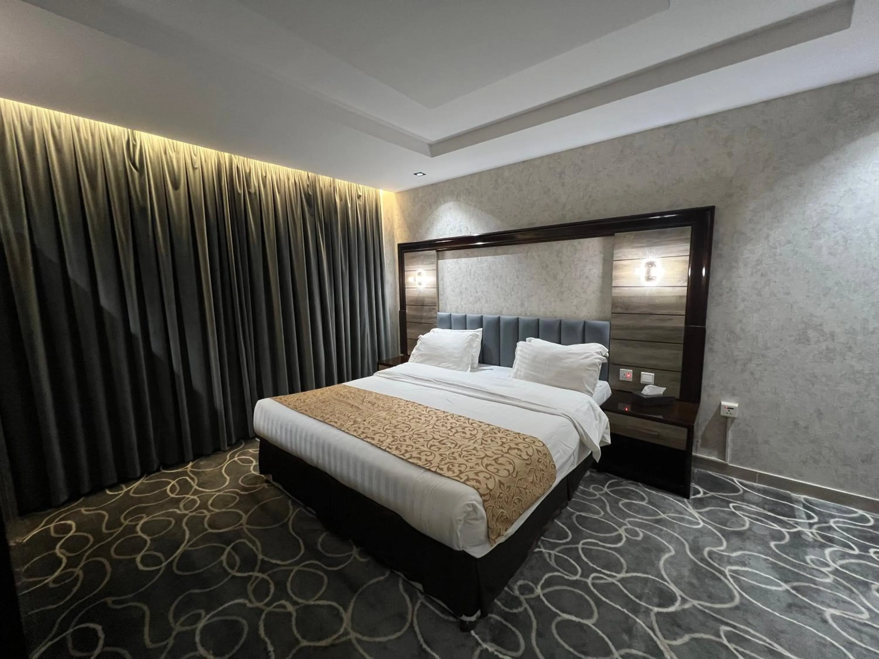 Bedroom, Bed in Rose Star Hotel