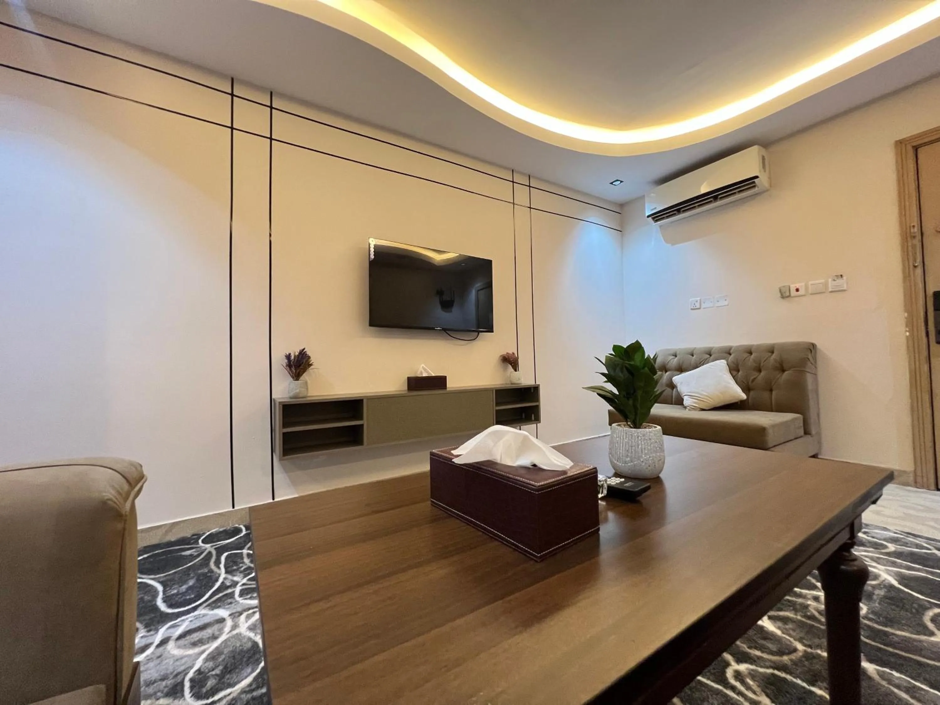 TV and multimedia in Rose Star Hotel
