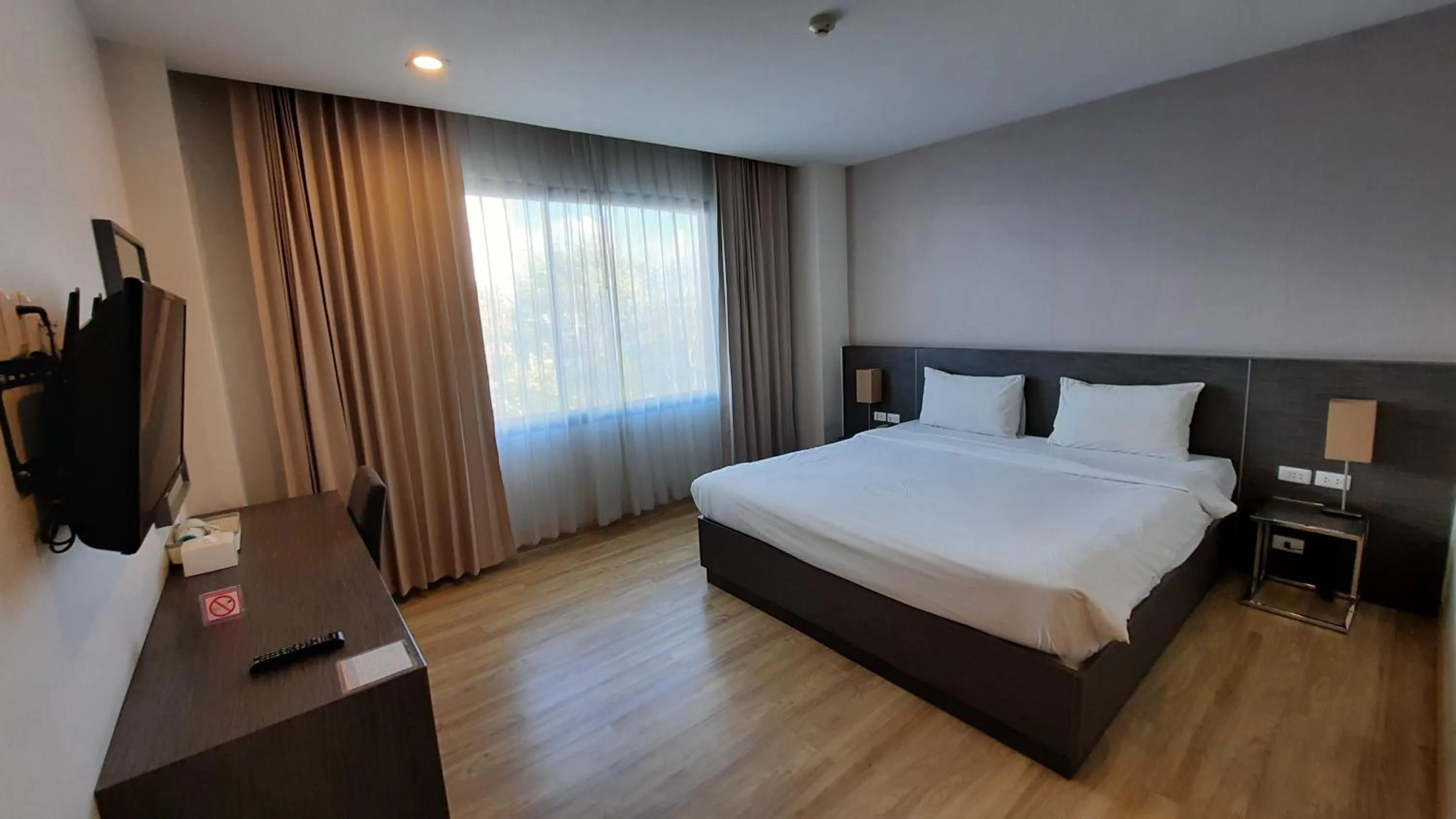 Photo of the whole room, Bed in Leosor Hotel
