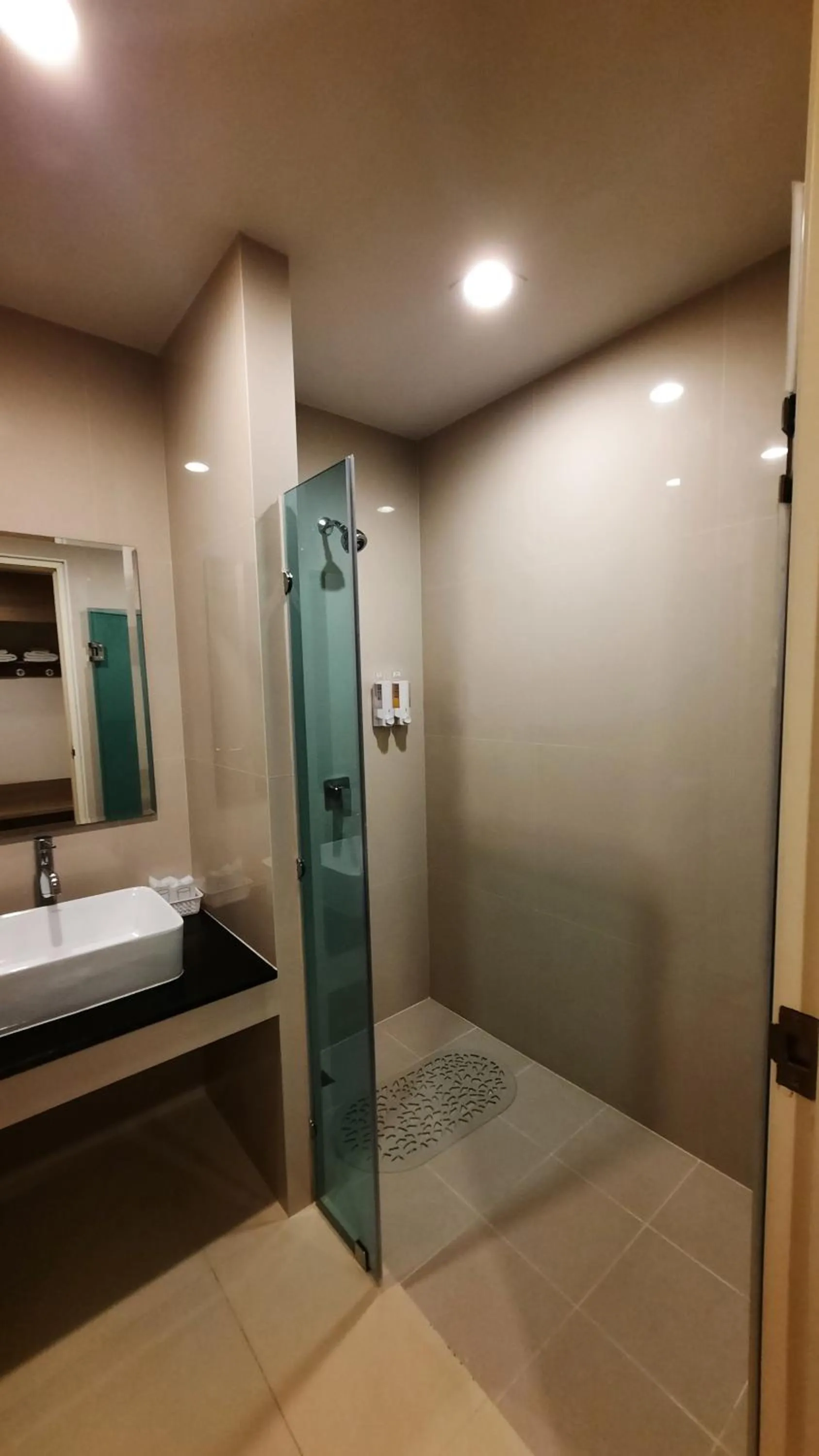 Bathroom in Leosor Hotel