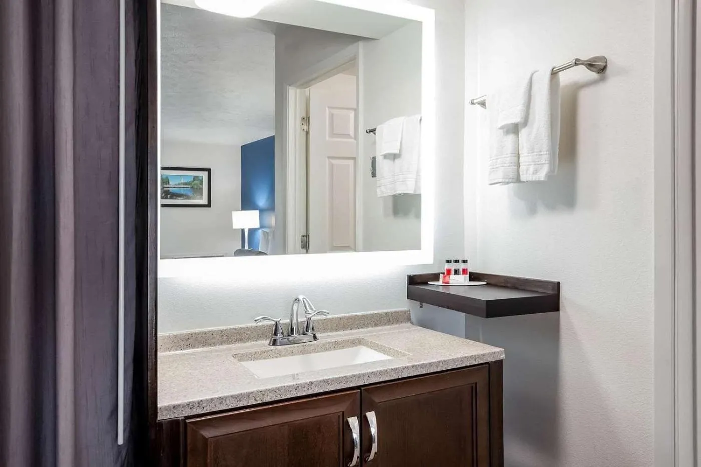 Deluxe Queen Room in Spokane Boutique Hotel