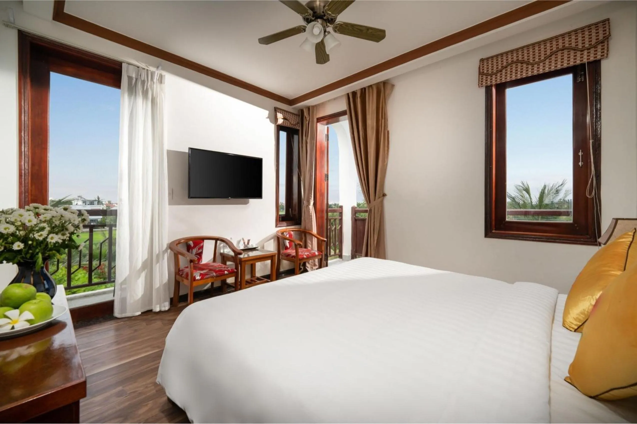 Communal lounge/ TV room, Bed in Ony Retreat Villas