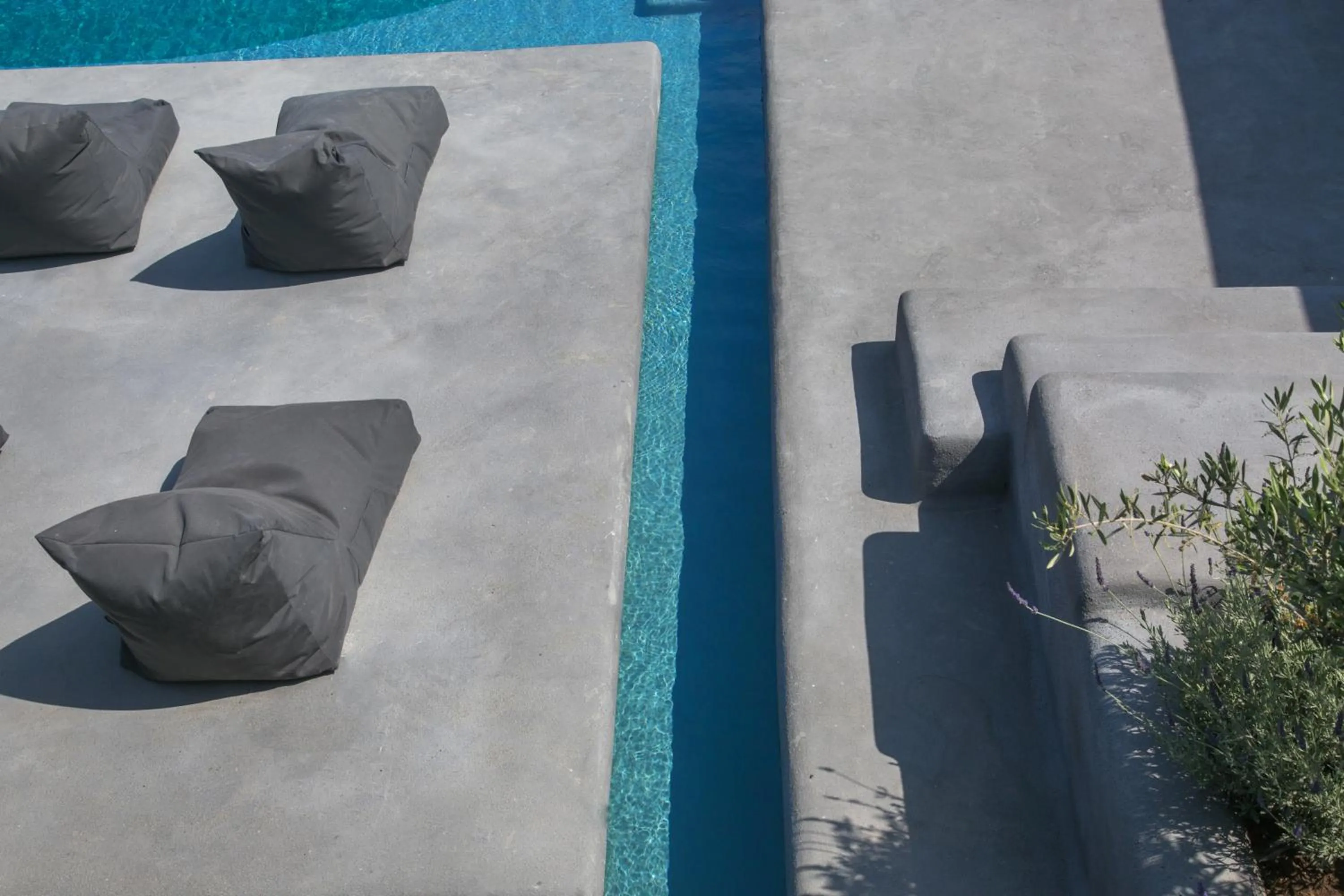 Swimming pool in Santorini Villas