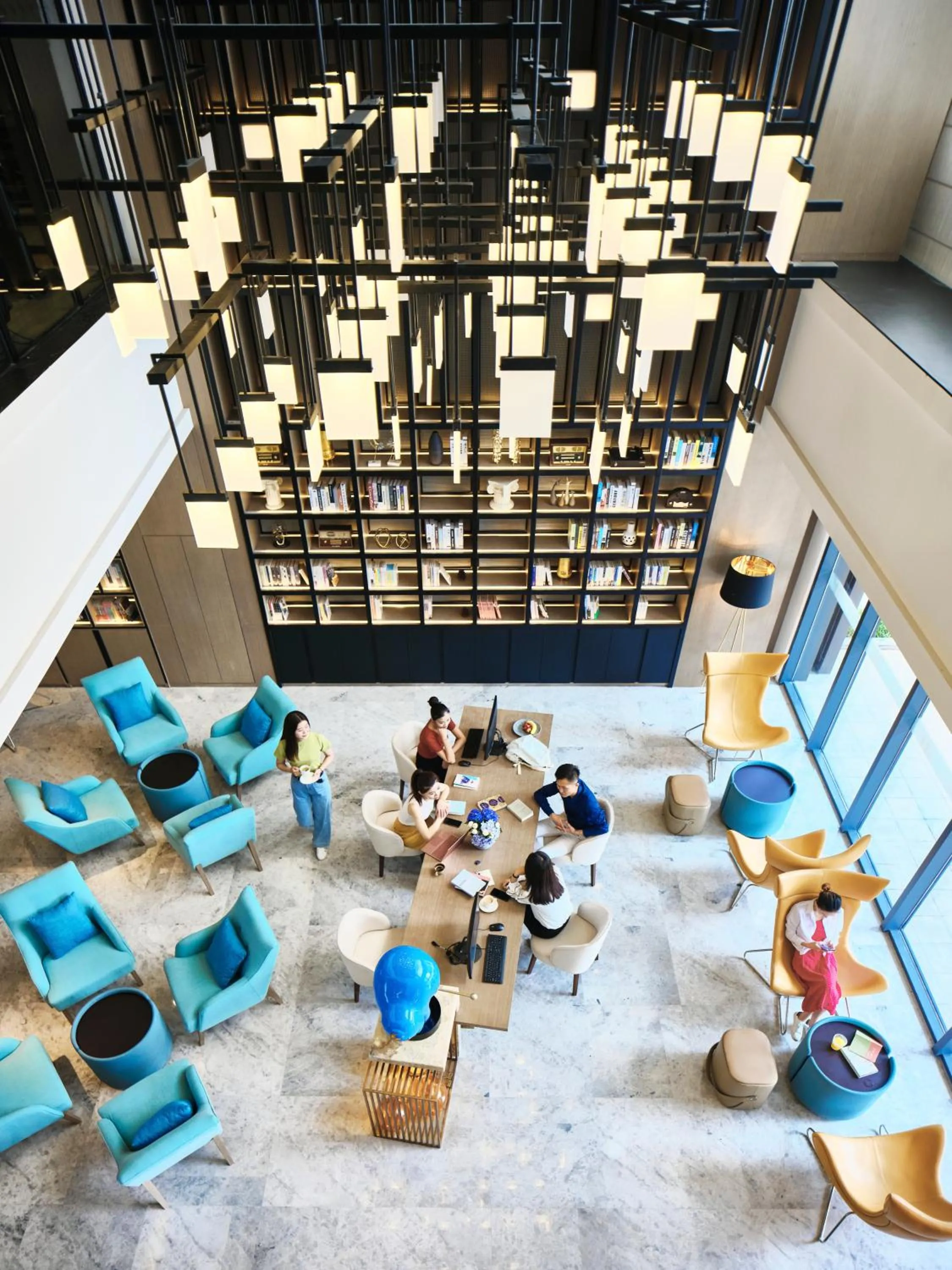 Seating area in Wanda Moments Heze