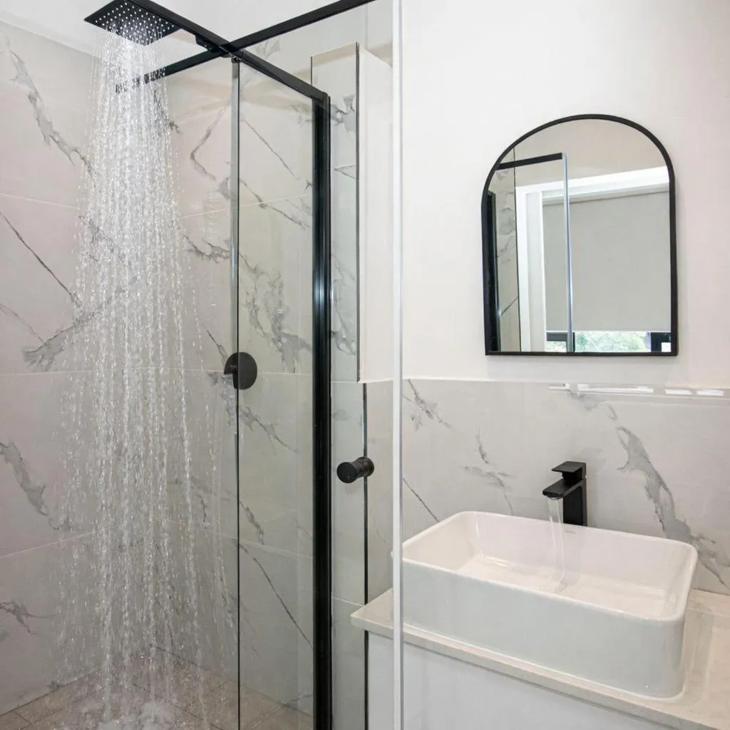 Shower in Elsewhere