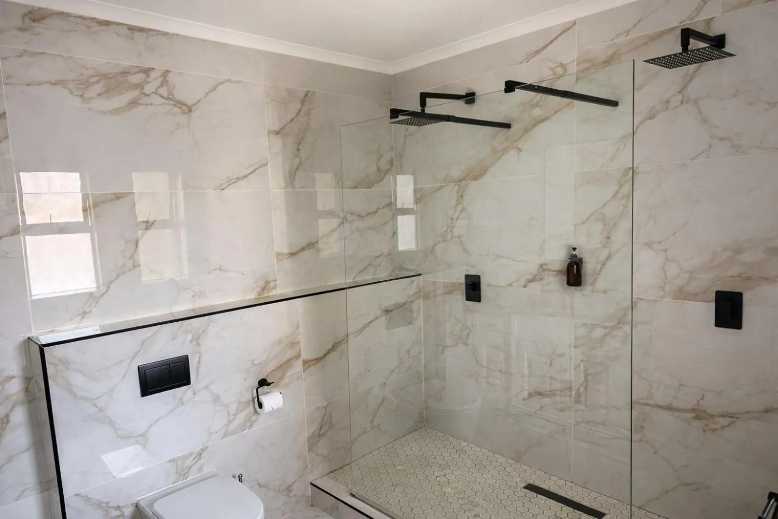 Shower in Elsewhere