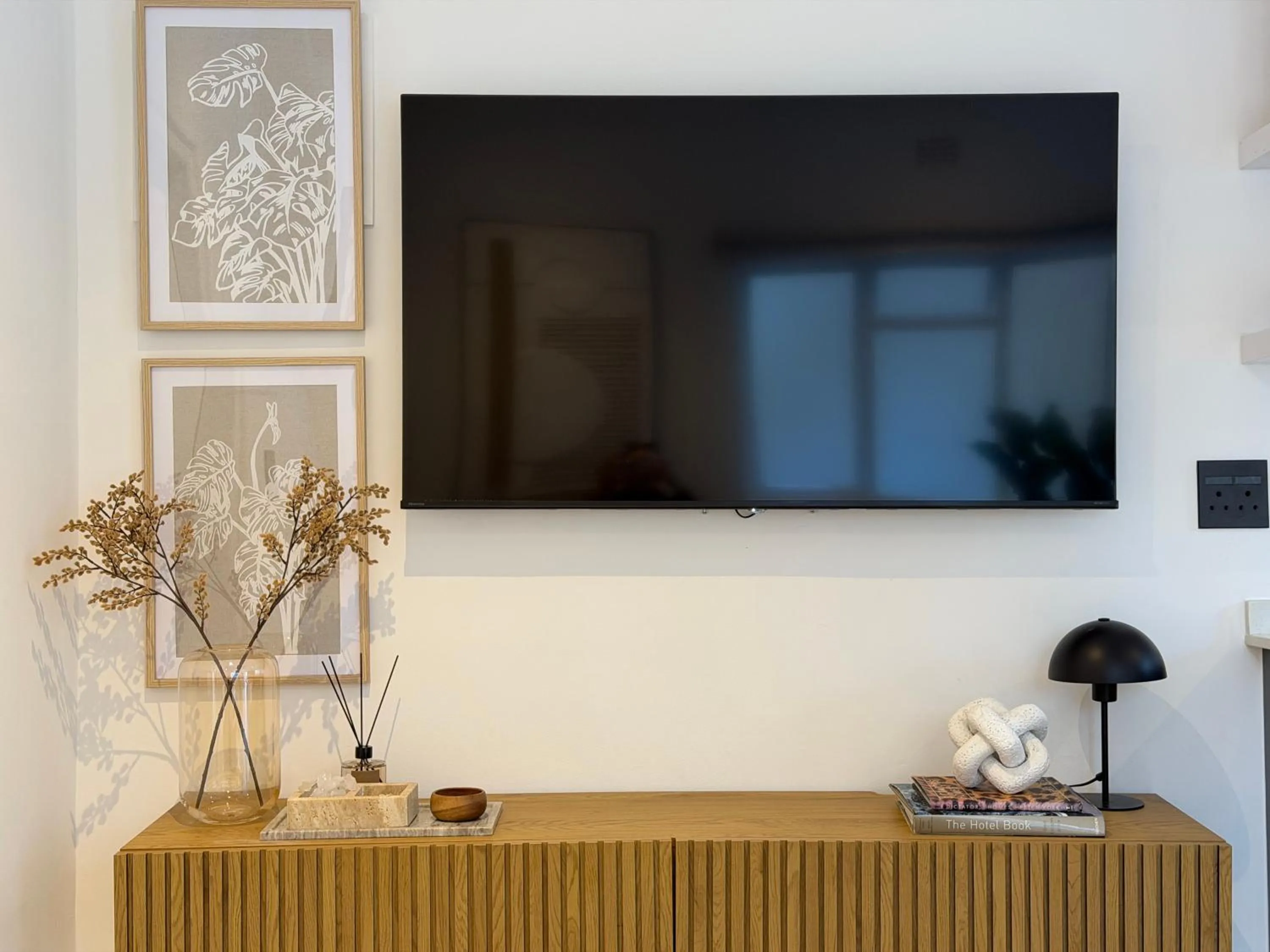 TV and multimedia in Elsewhere