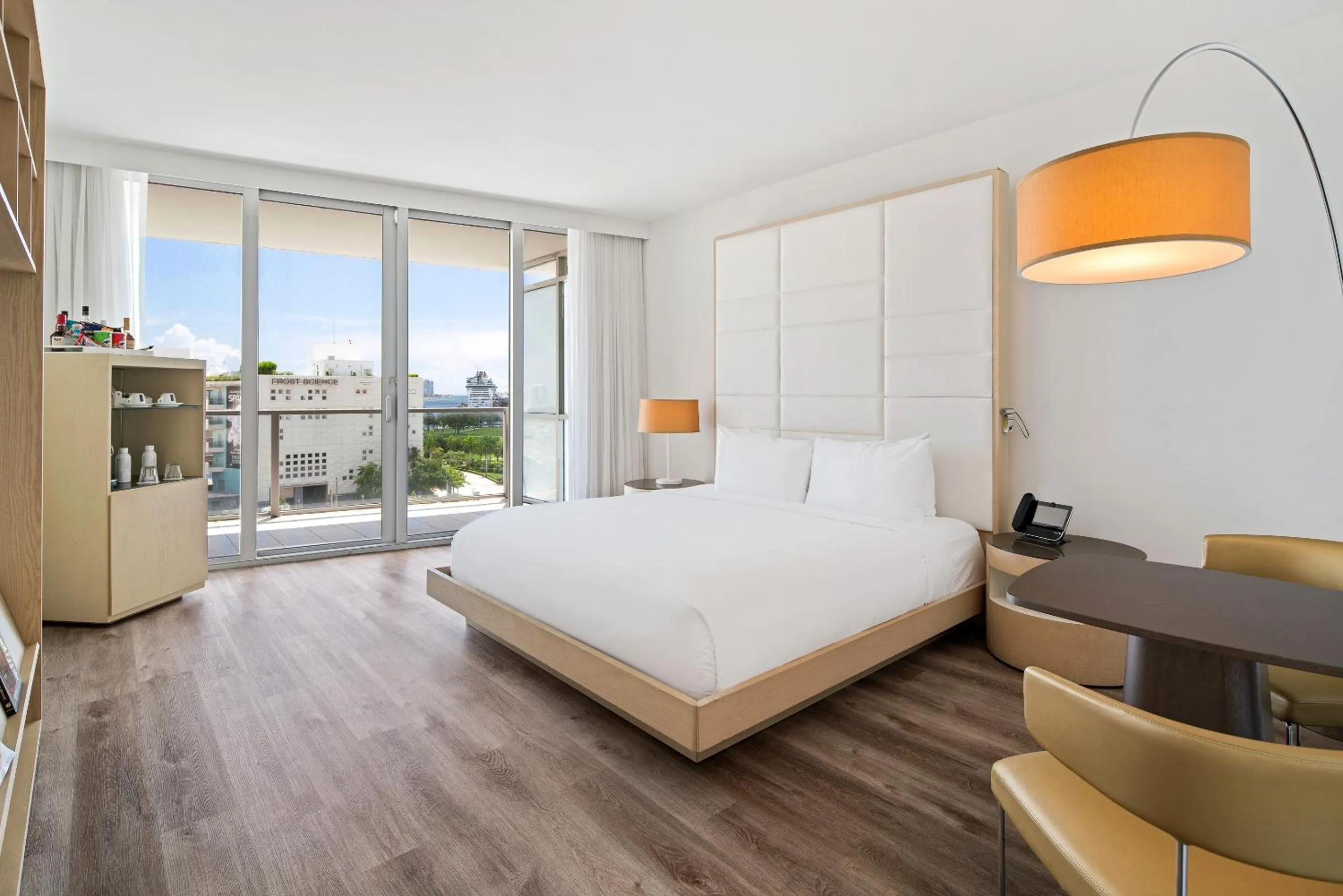 Bed in The Grayson Hotel Miami Downtown