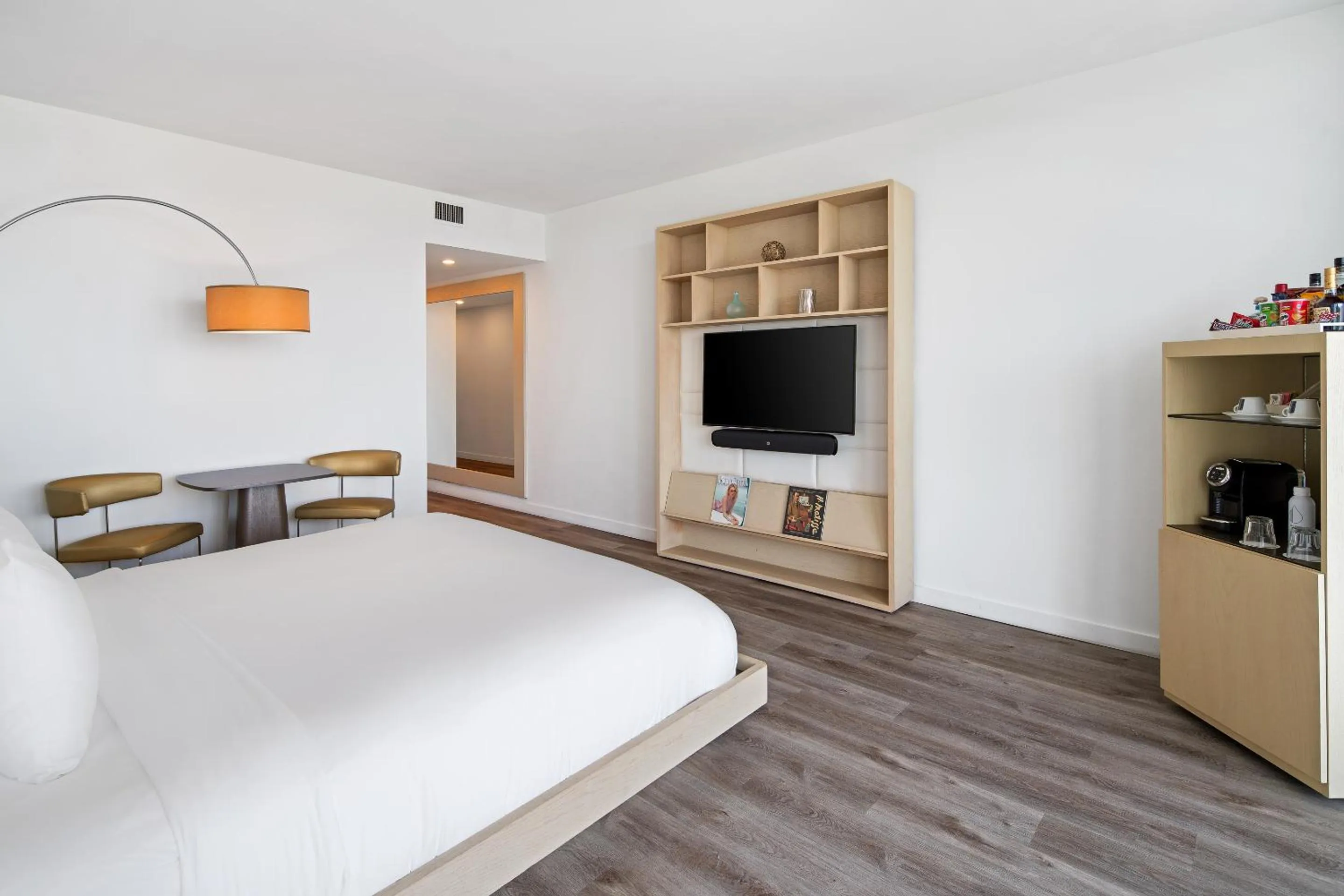 Bed in The Grayson Hotel Miami Downtown