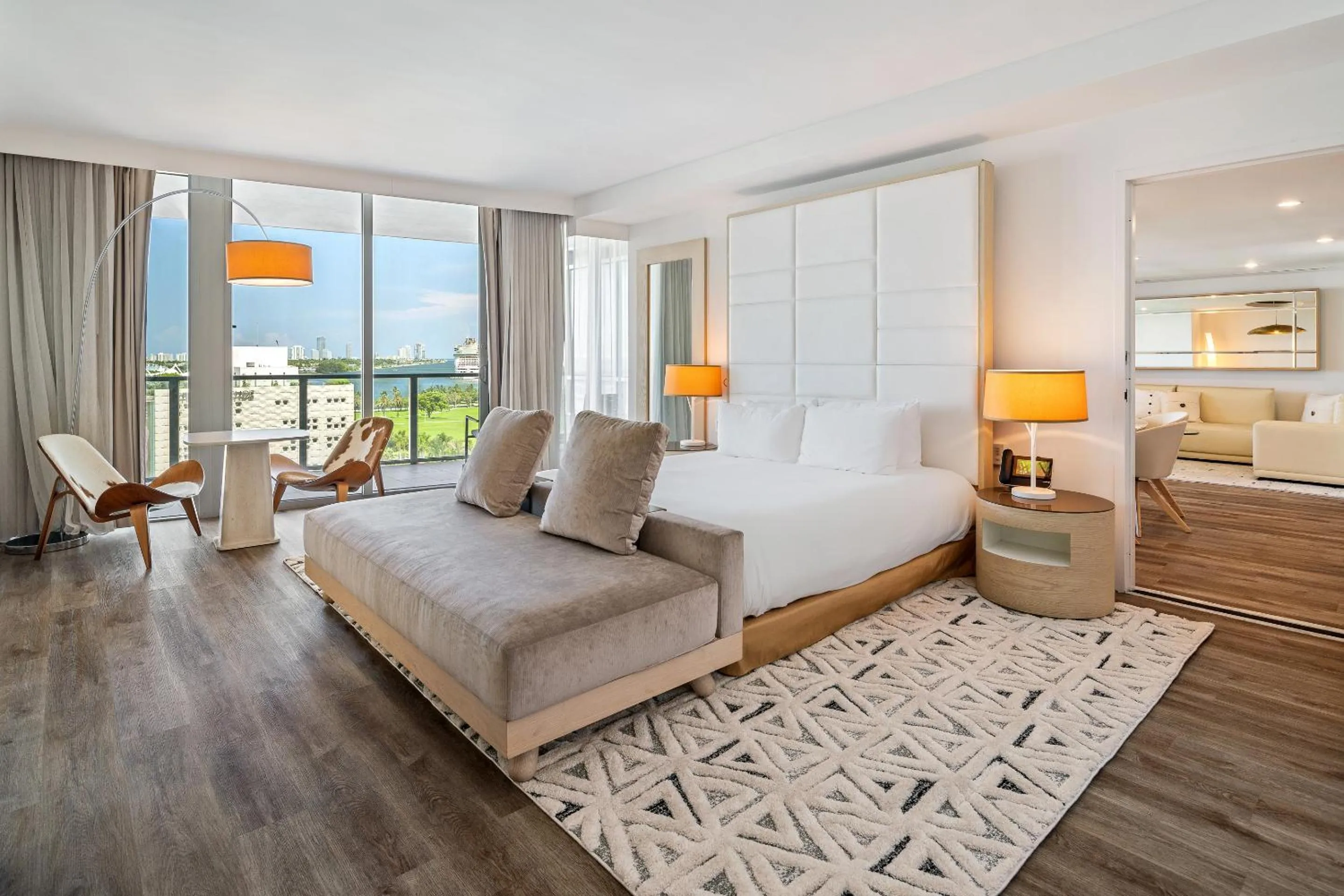 Bed in The Grayson Hotel Miami Downtown