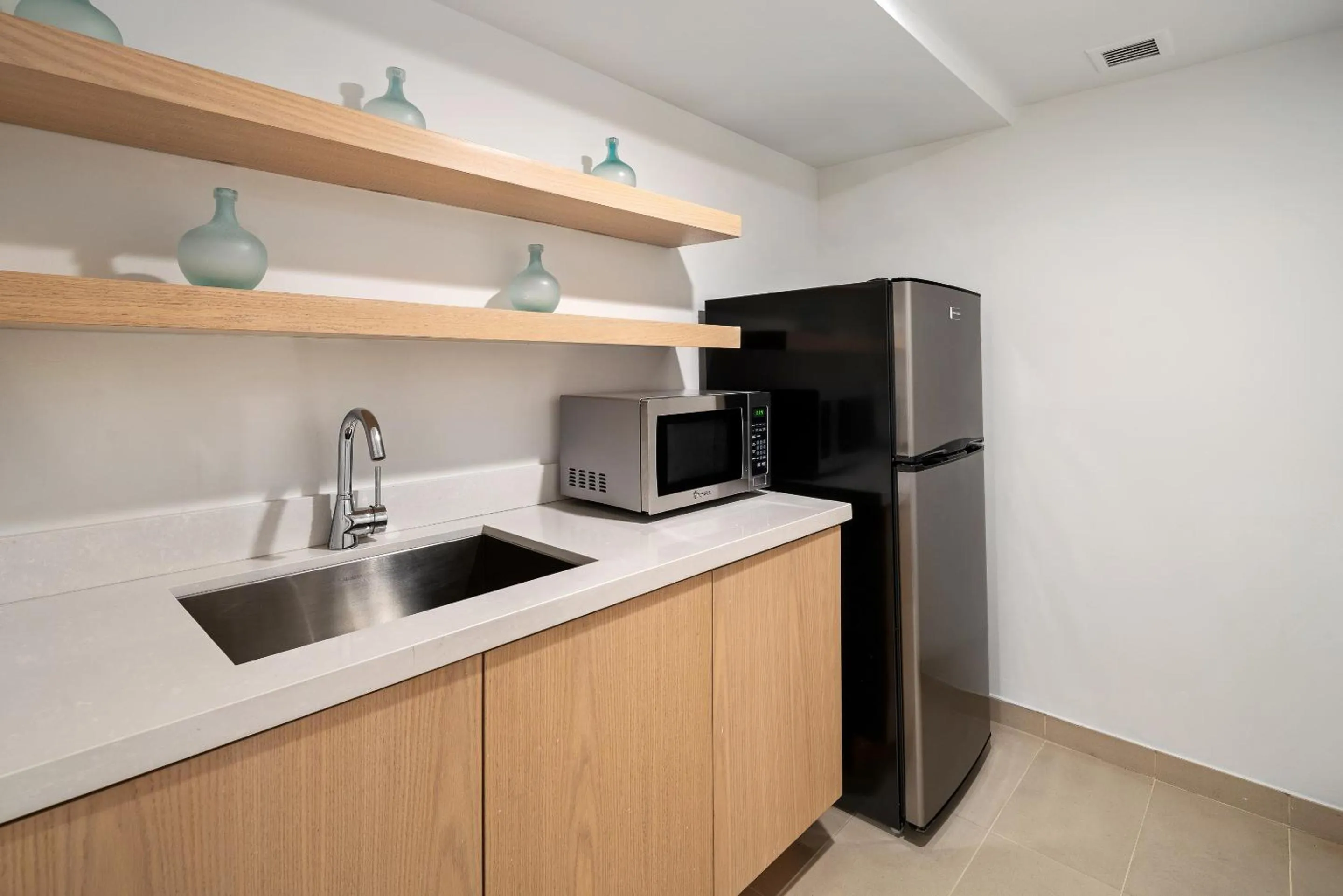 Kitchen or kitchenette in The Grayson Hotel Miami Downtown