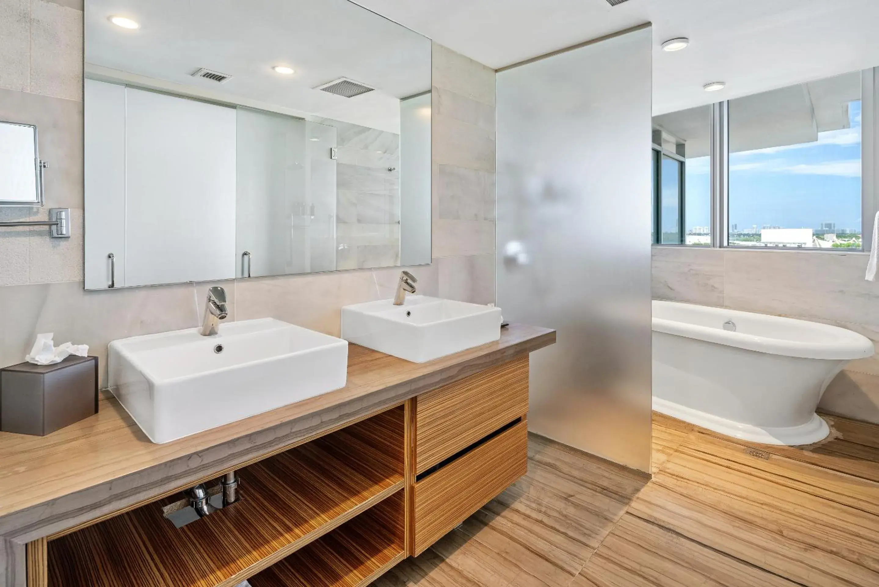 Bathroom in The Grayson Hotel Miami Downtown Bathroom in The Grayson Hotel Miami Downtown