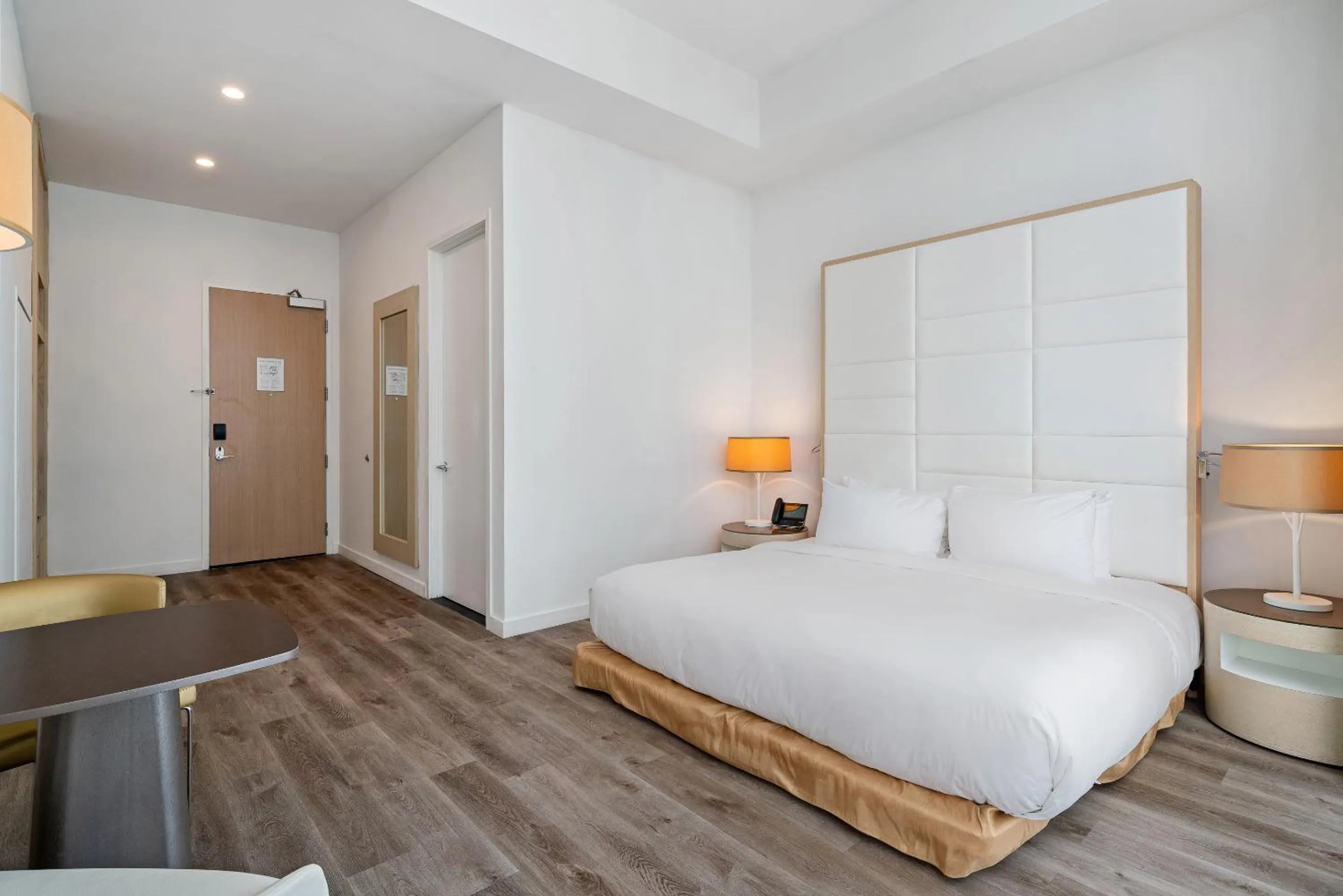 Bed in The Grayson Hotel Miami Downtown