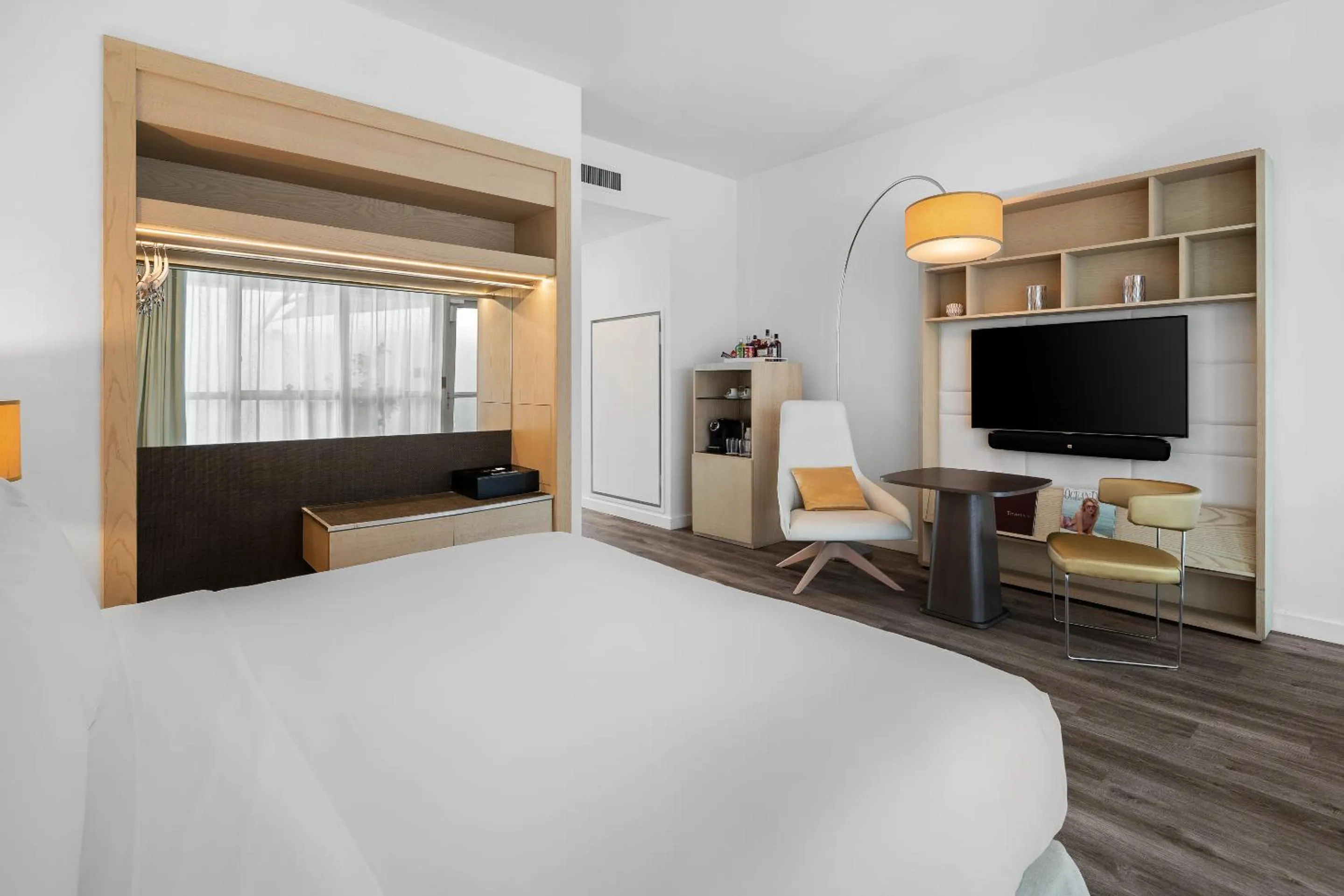 Bed in The Grayson Hotel Miami Downtown