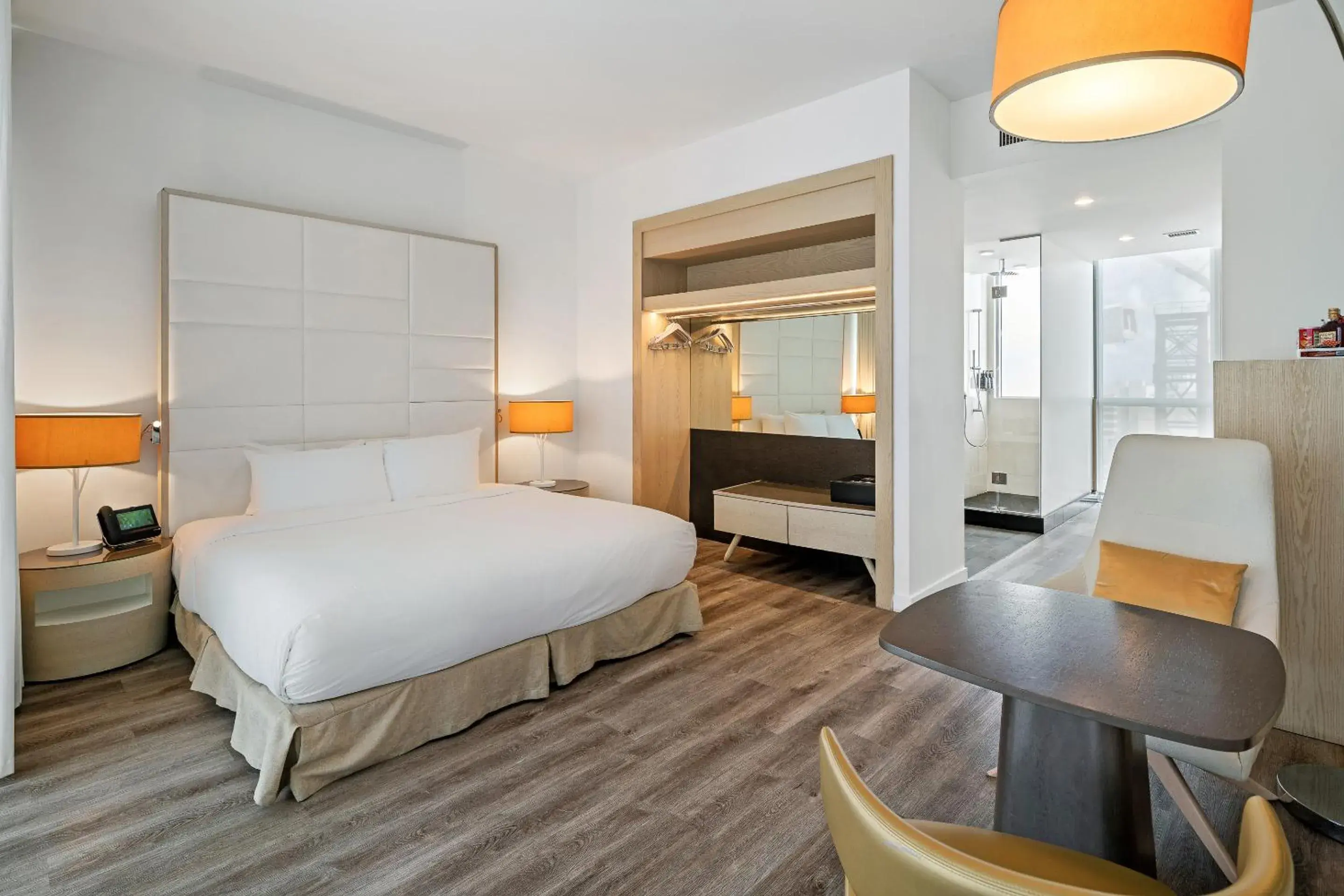 City View King with Balcony in The Grayson Hotel Miami Downtown City View King with Balcony in The Grayson Hotel Miami Downtown