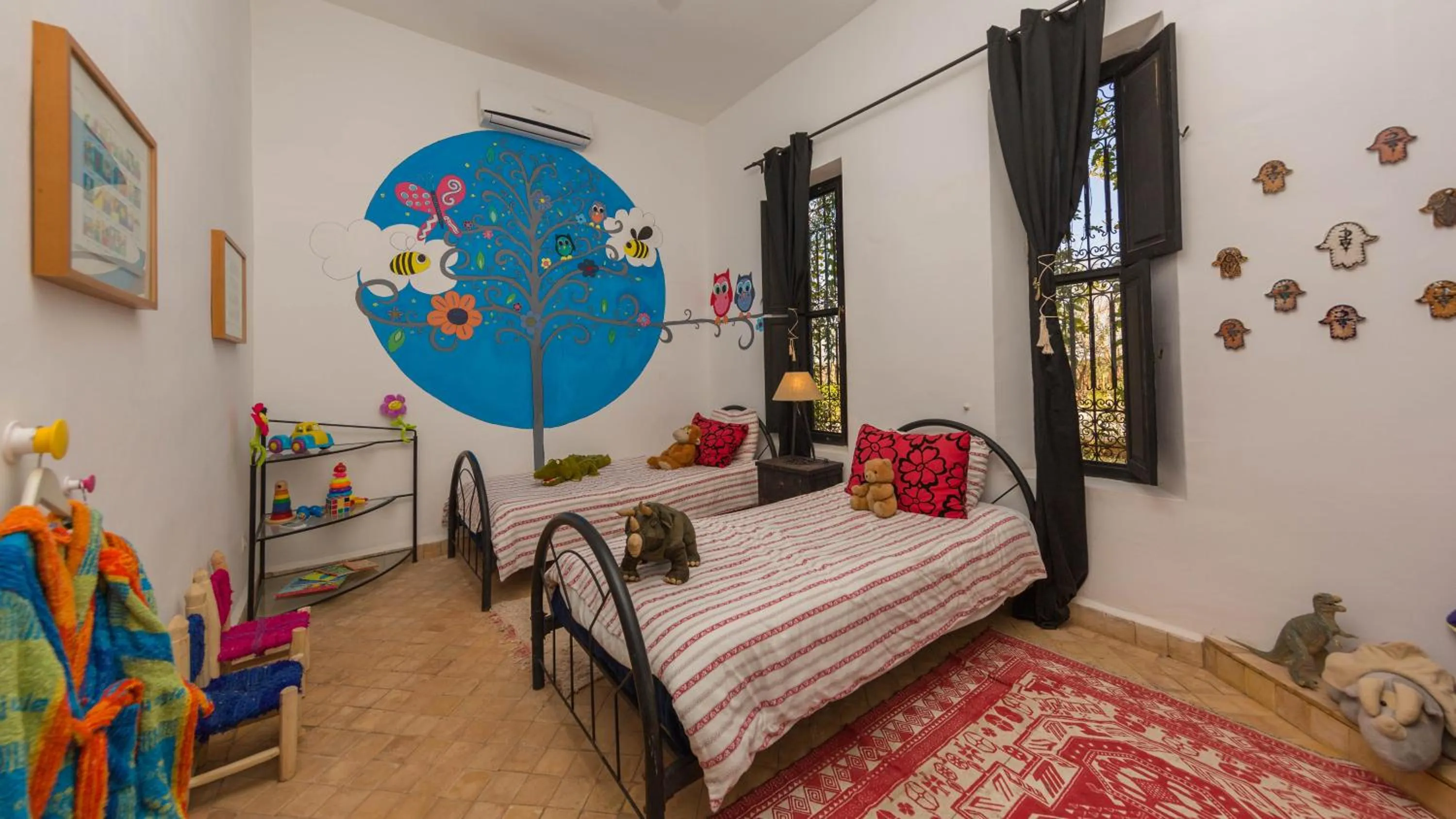 Photo of the whole room, Bed in Fawakay Villas