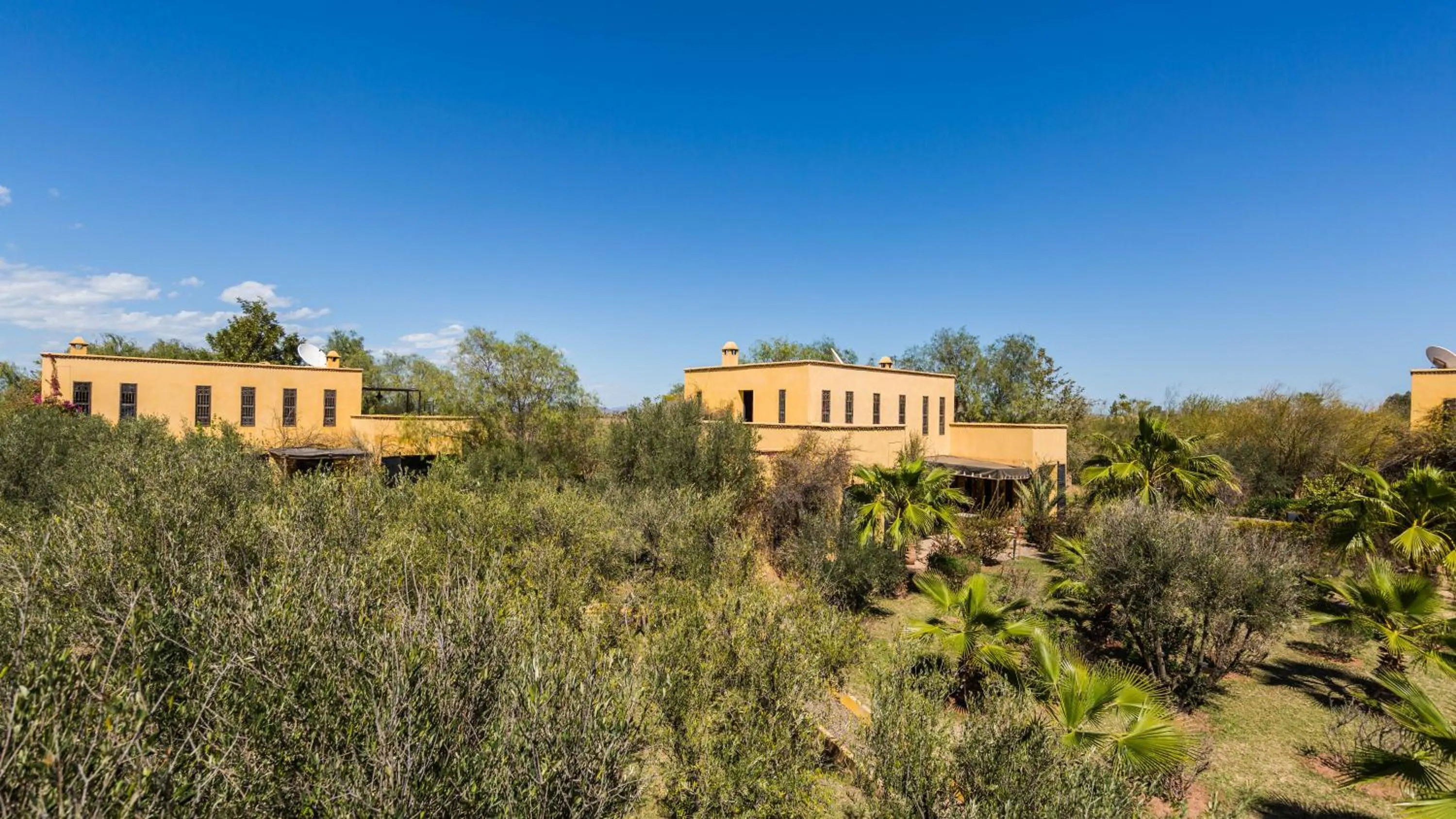 Property building in Fawakay Villas