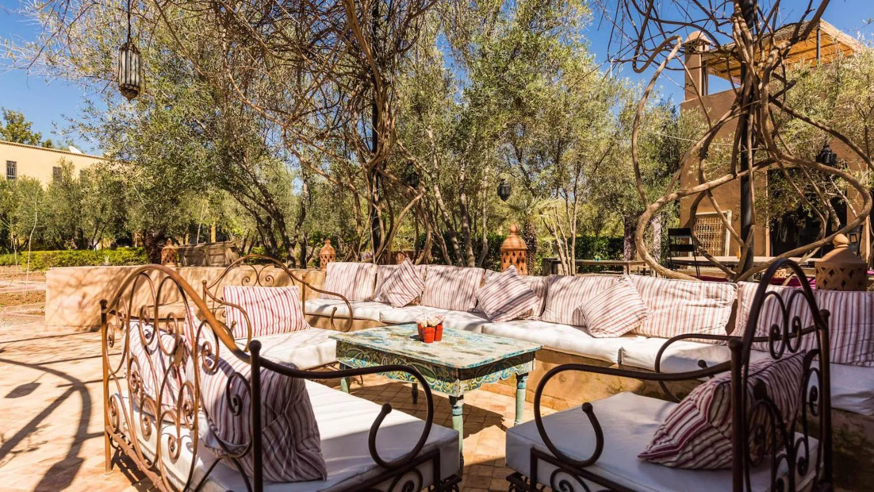 Property building in Fawakay Villas