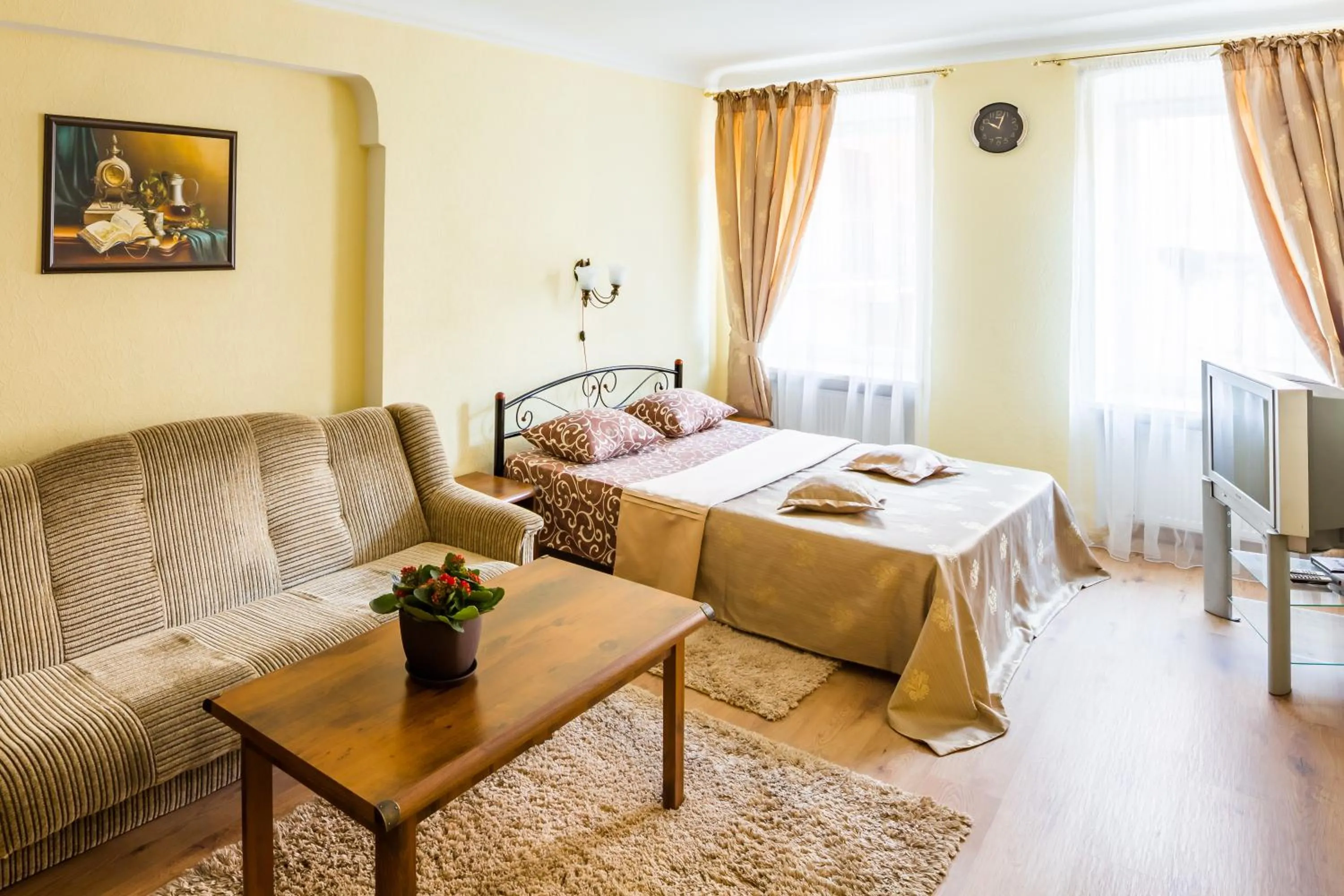 Decorative detail, Bed in Apartment Krakivska 15