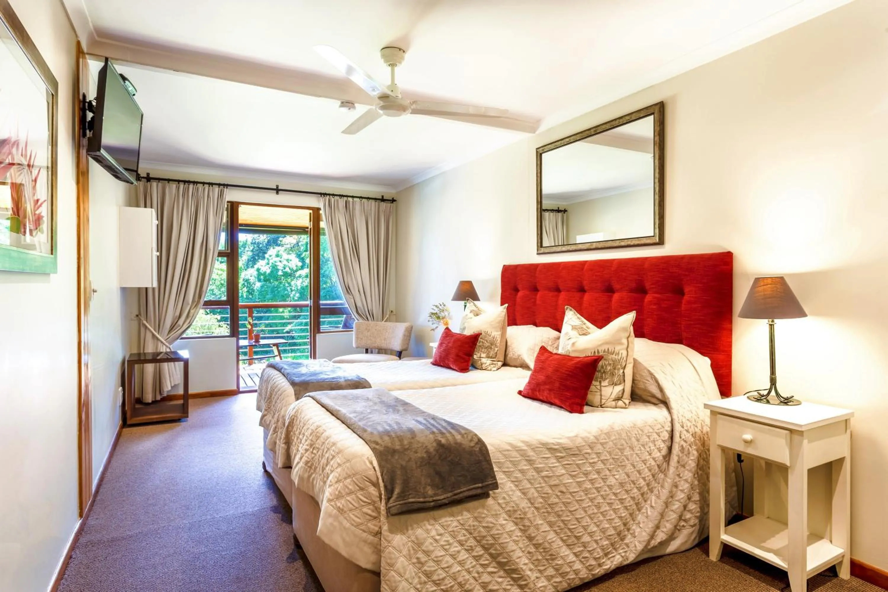 Bed in Pumula Lodge 4 Star Guesthouse Knysna