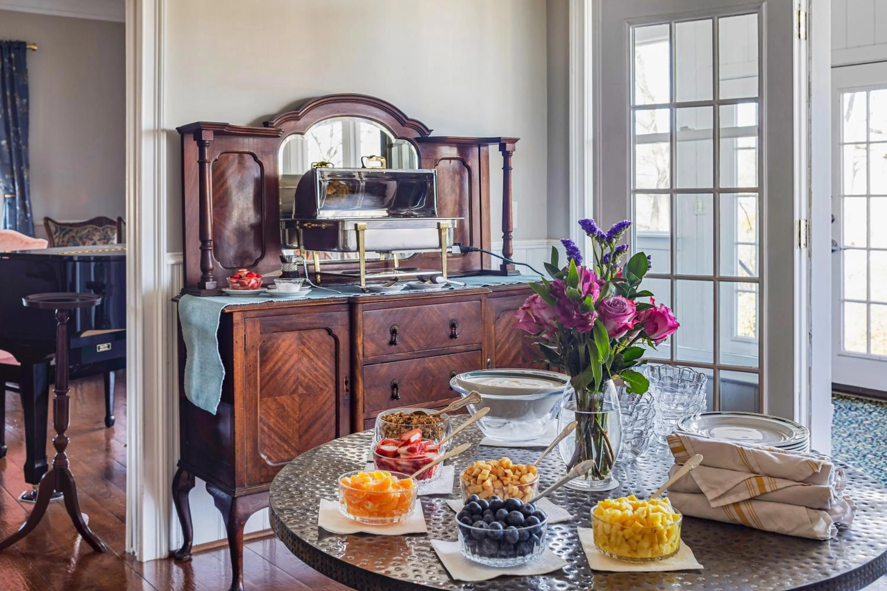 Dining area in Stone Mountain Manor