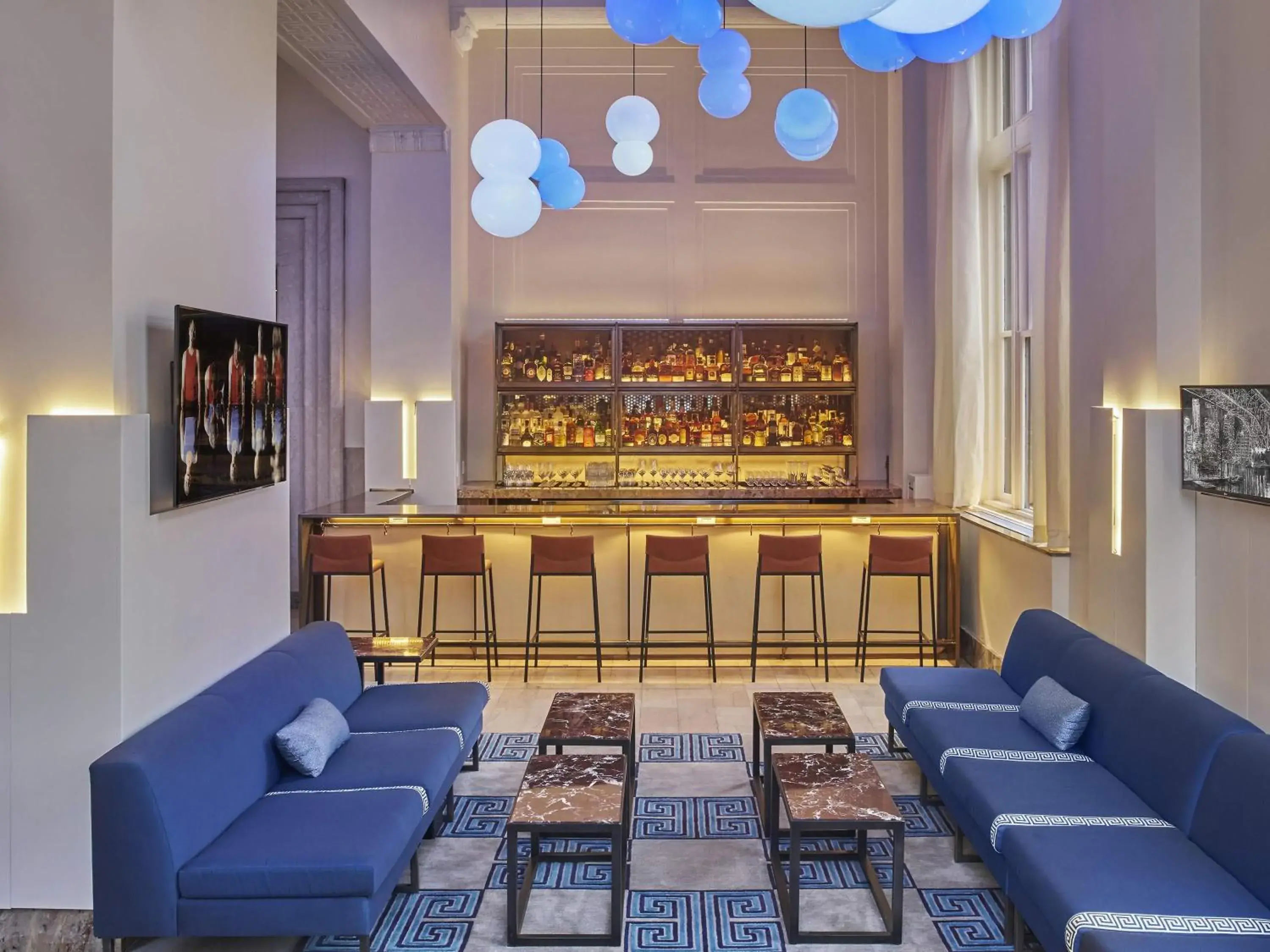 Lounge or bar in 21c Museum Hotel Lexington Lounge or bar in 21c Museum Hotel Lexington