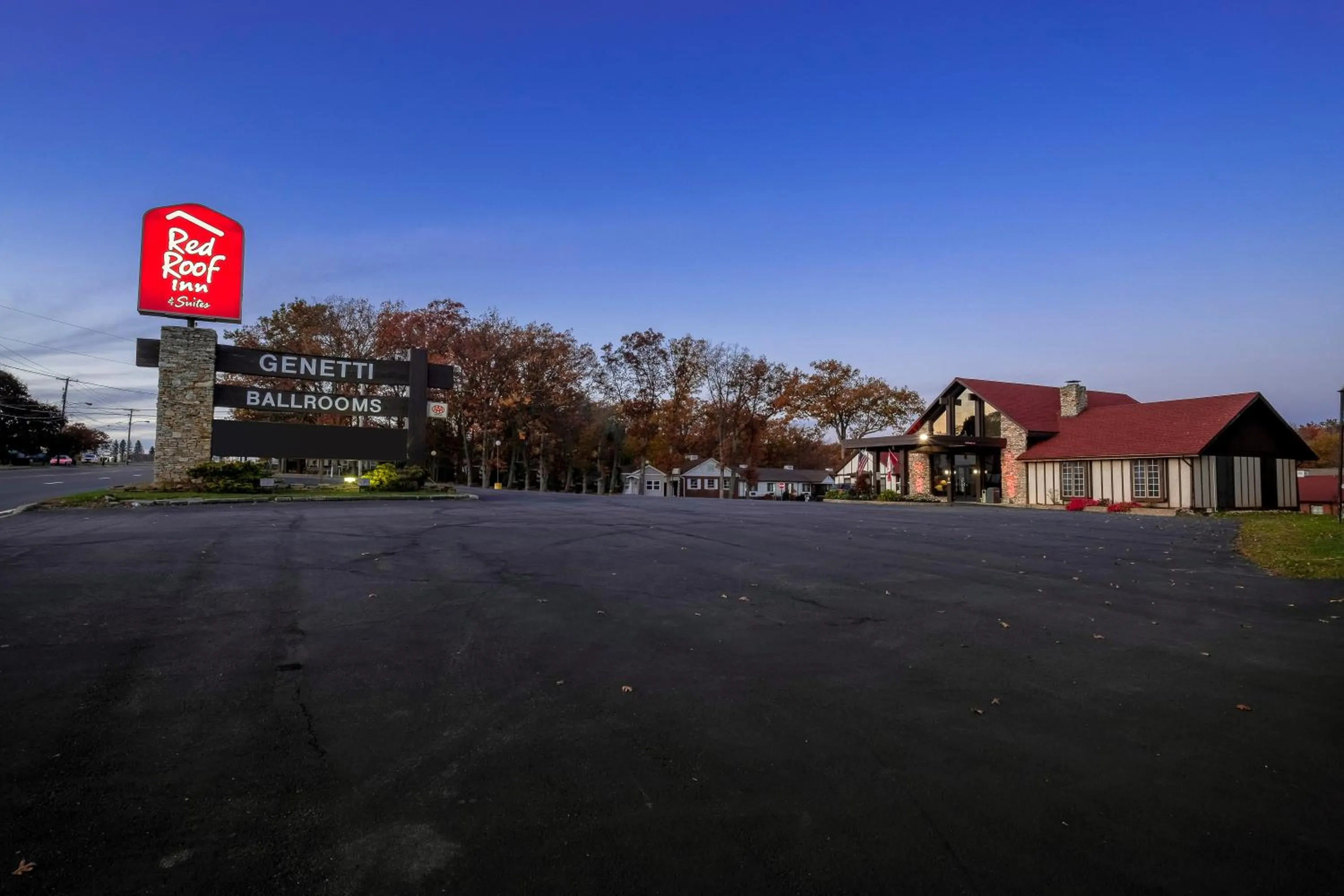 Property building in Red Roof Inn & Suites Hazleton
