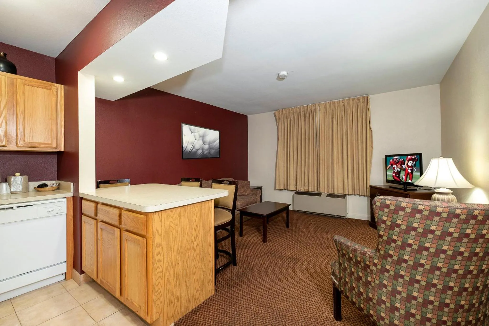 Photo of the whole room in Red Roof Inn & Suites Hazleton