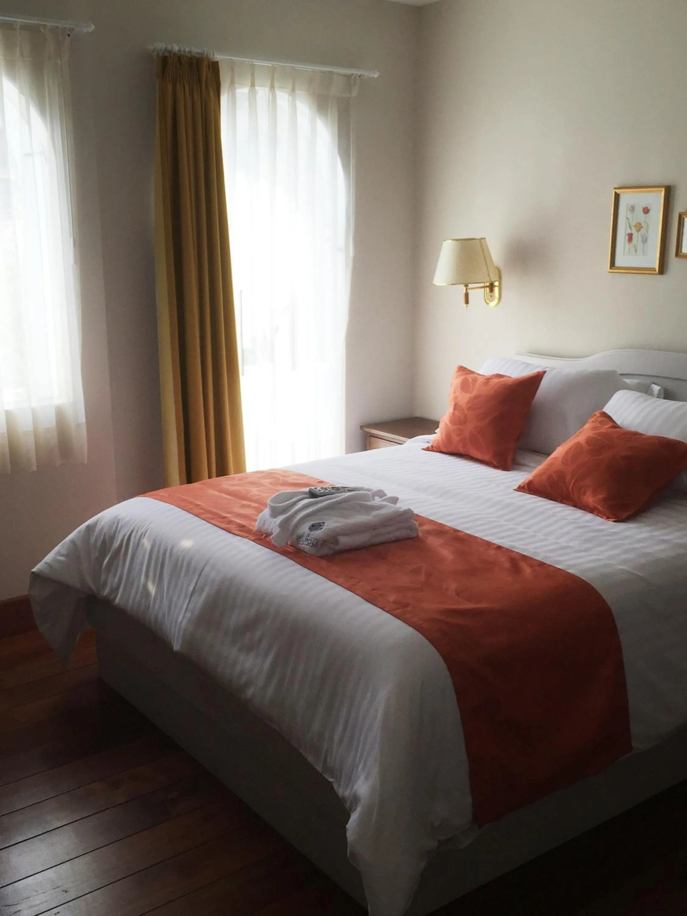 Bedroom, Bed in La Coupole Hotel