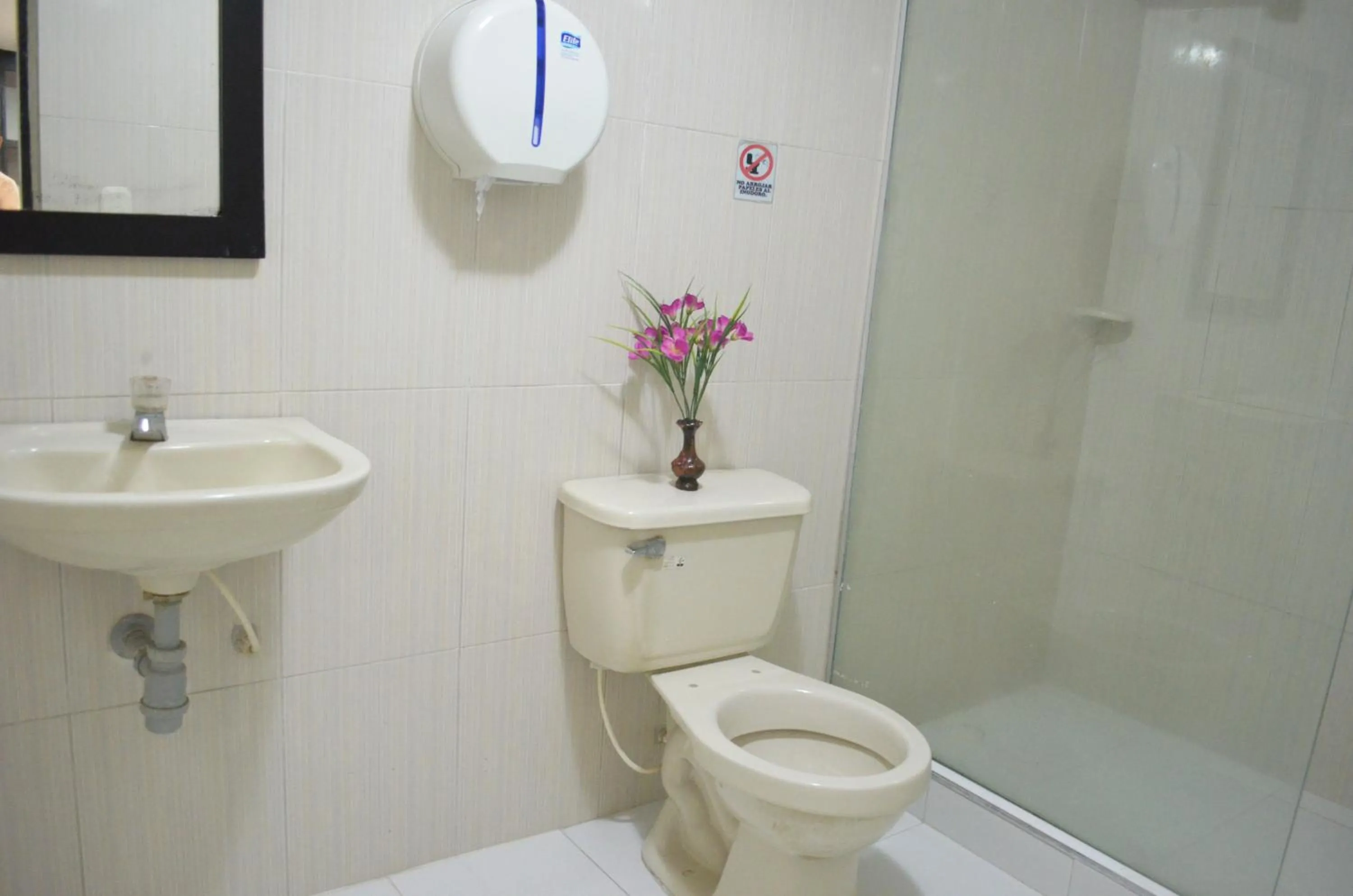 Bathroom in Hotel San Marcos Barranquilla