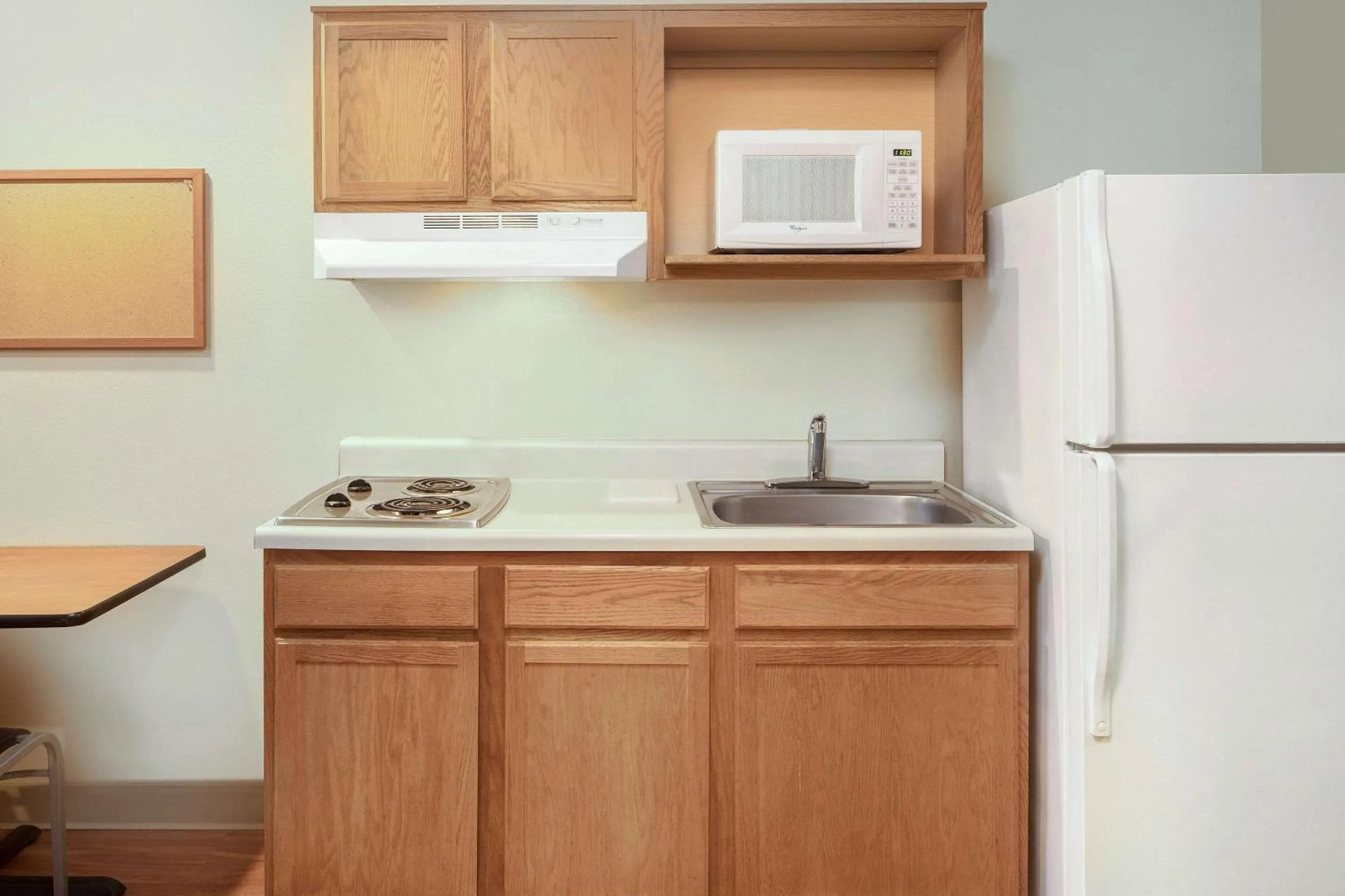 Photo of the whole room in WoodSpring Suites Columbus NE I-270 Airport