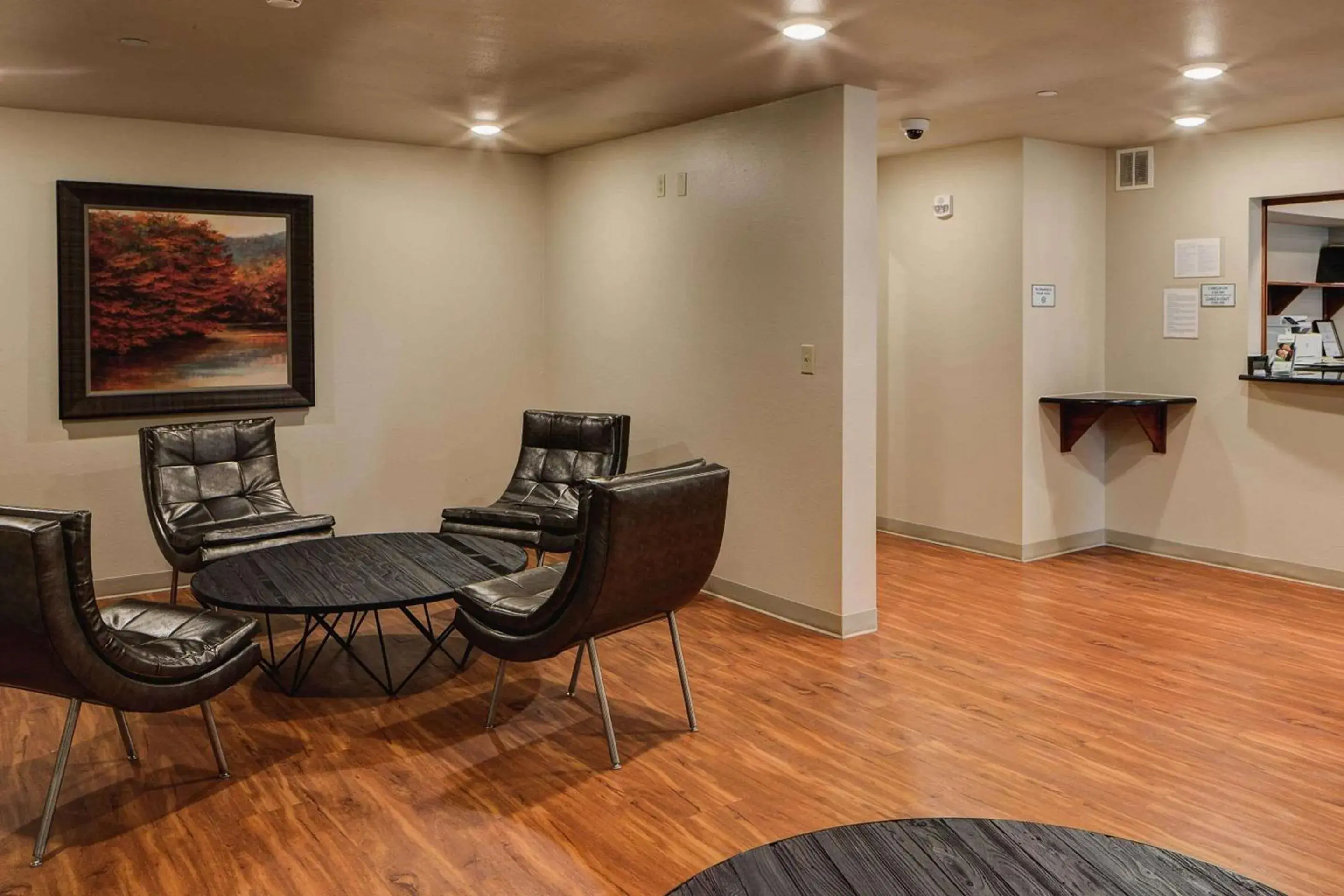 Lobby or reception in WoodSpring Suites Columbus NE I-270 Airport Lobby or reception in WoodSpring Suites Columbus NE I-270 Airport