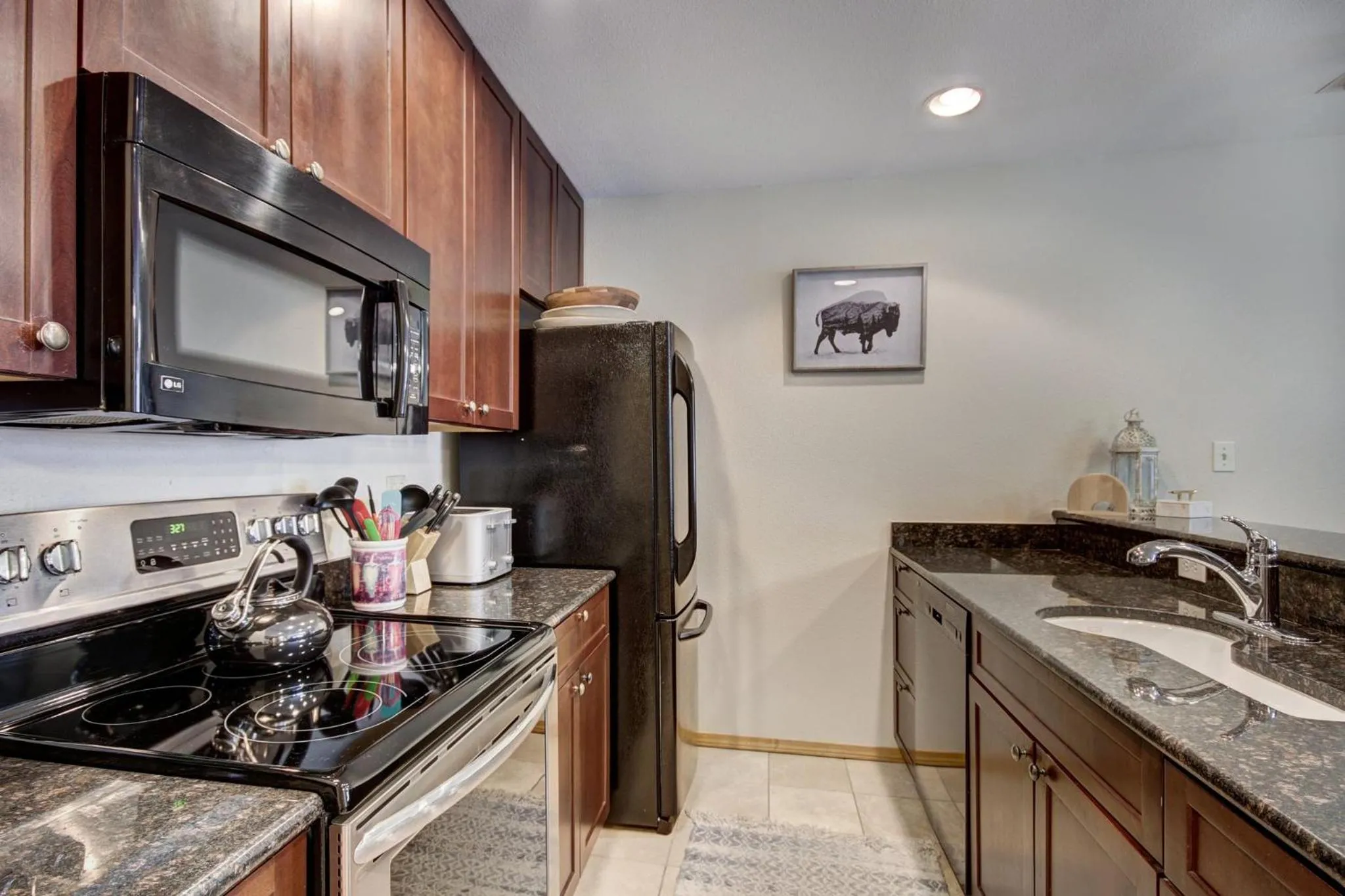 Communal kitchen in Townsend Place, A Vail Resorts Property