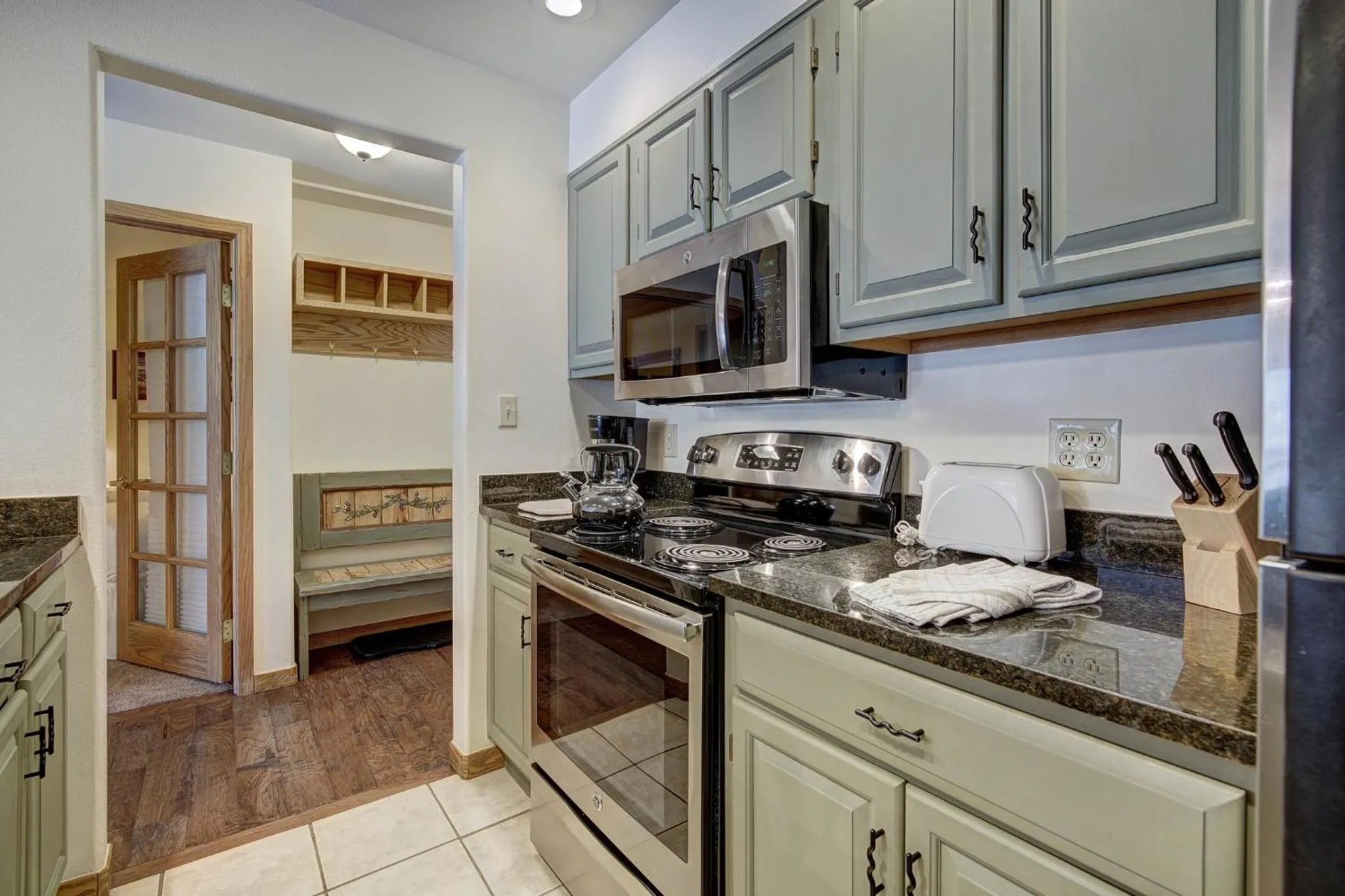 Communal kitchen in Townsend Place, A Vail Resorts Property