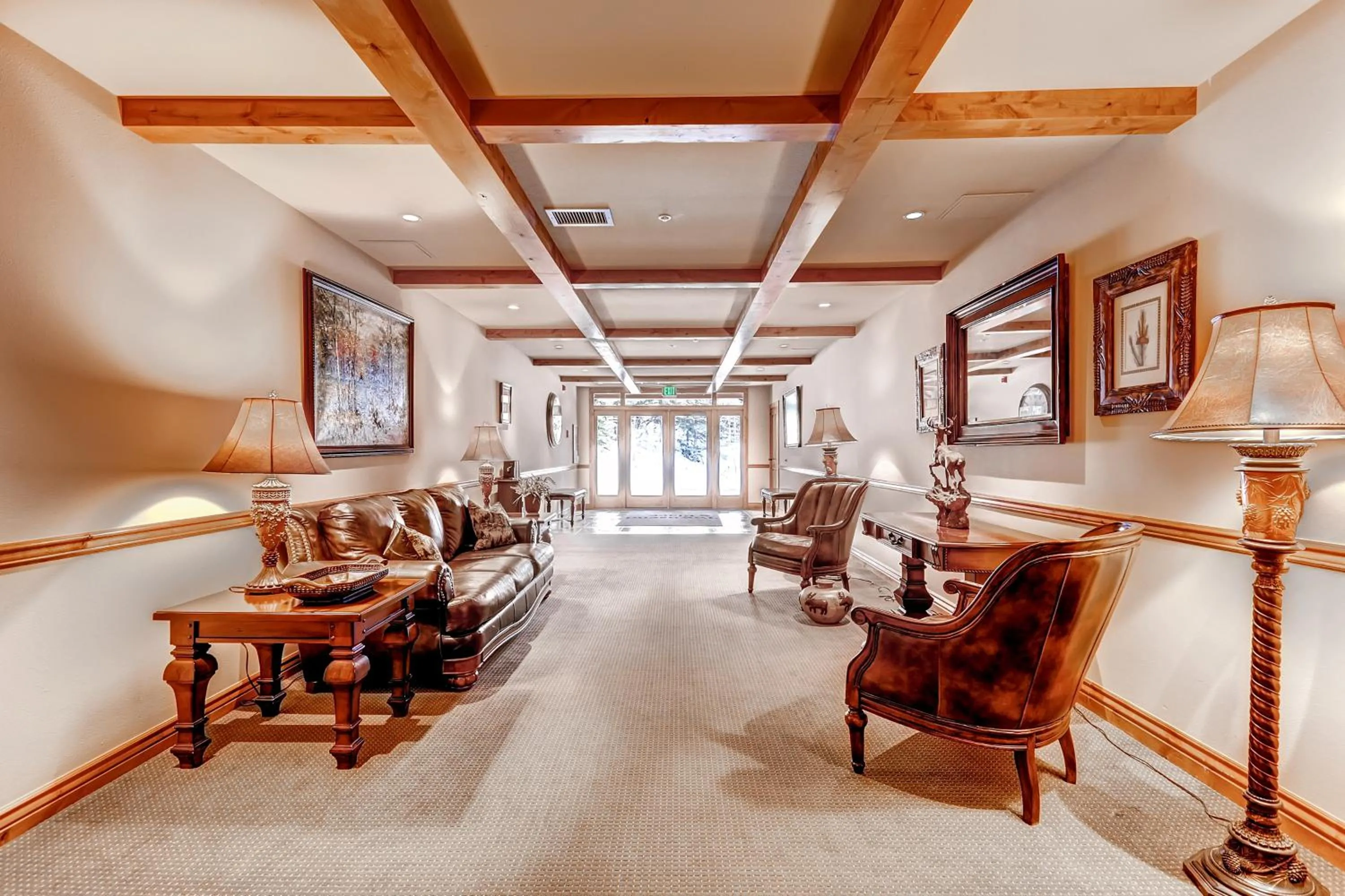 Communal lounge/ TV room in Townsend Place, A Vail Resorts Property