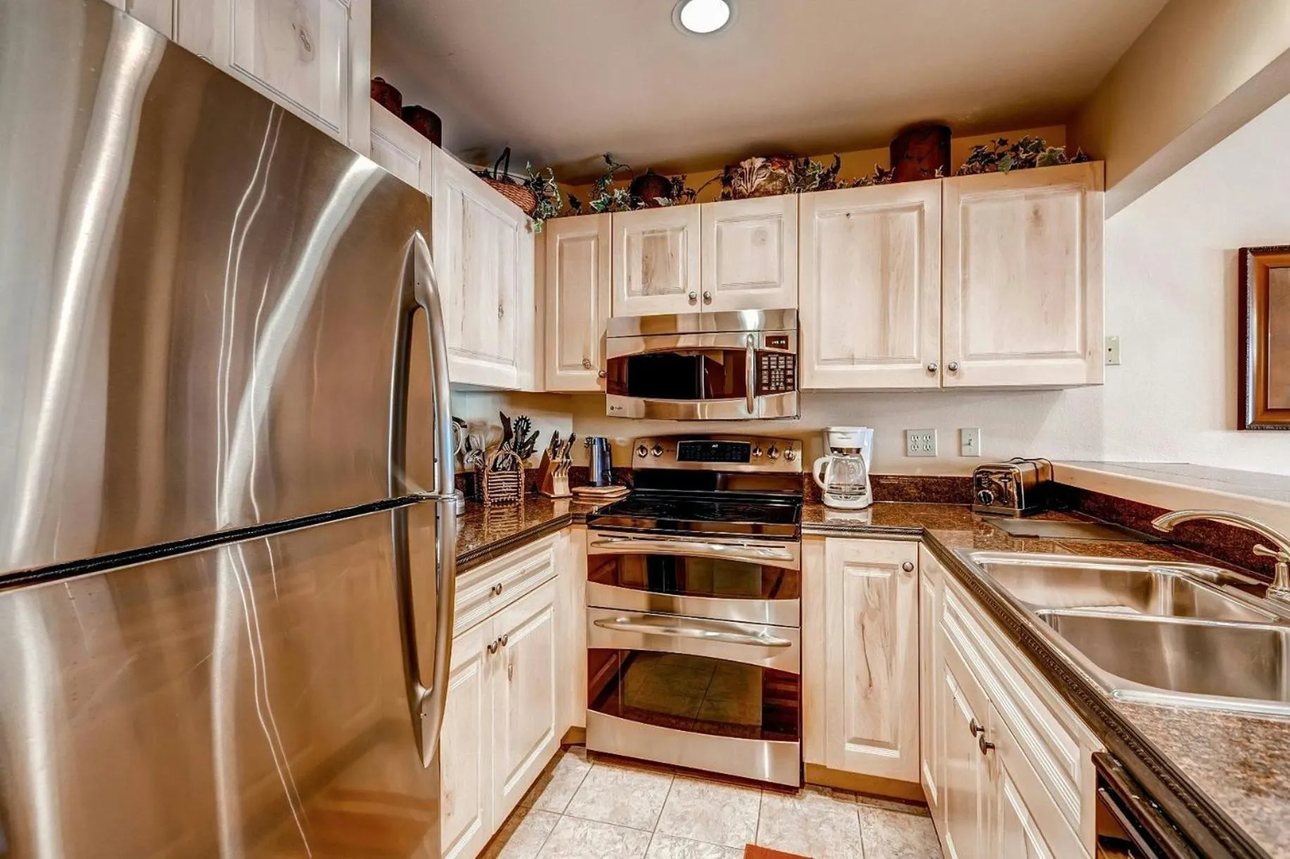 Communal kitchen in Seasons at Avon, A Vail Resorts Property