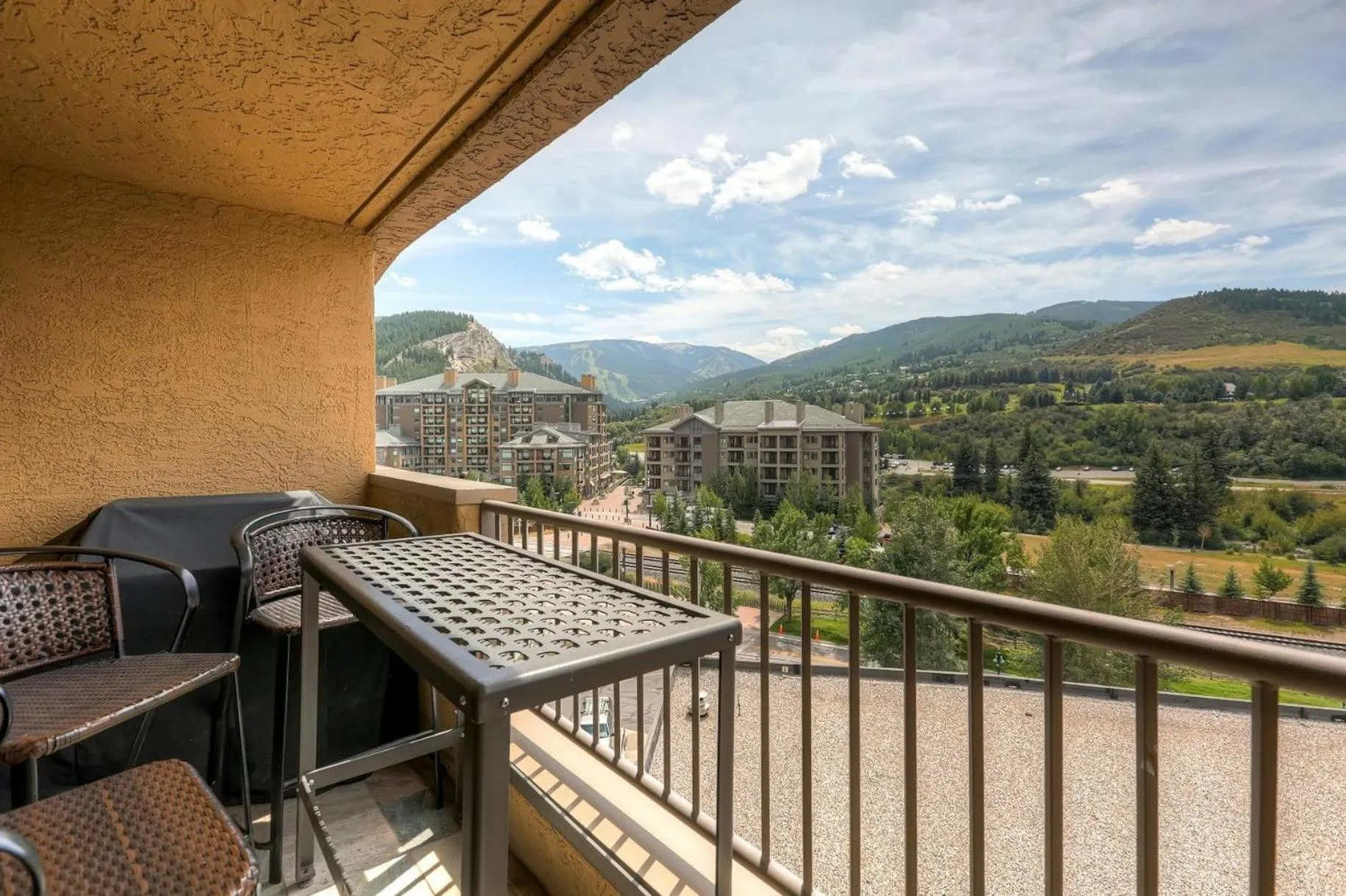 Balcony/Terrace in Seasons at Avon, A Vail Resorts Property