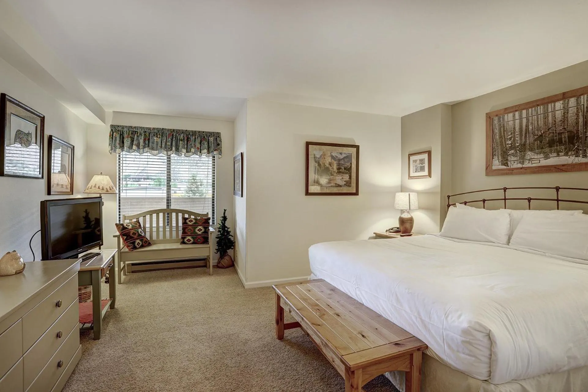 Bed in Seasons at Avon