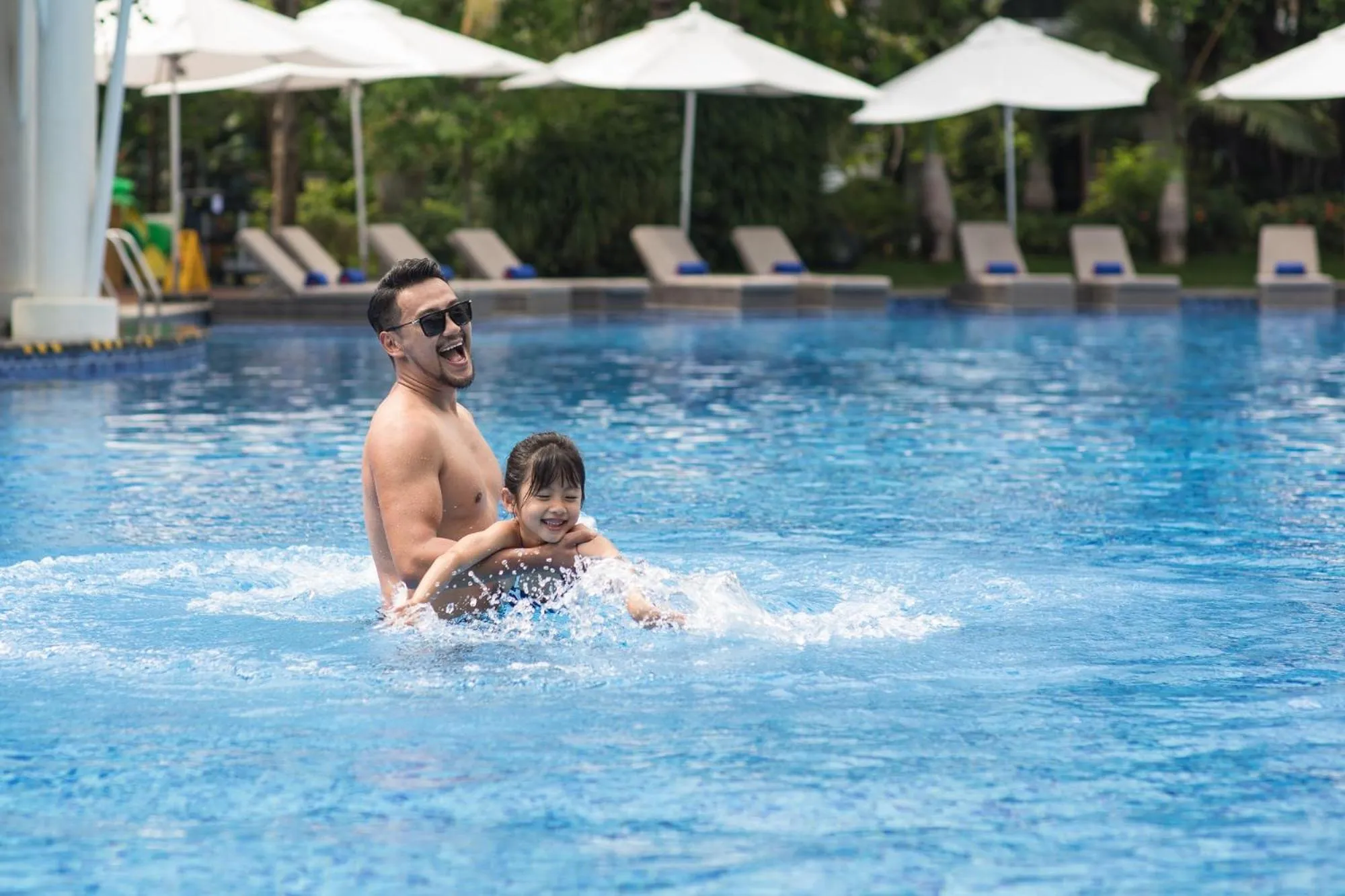 Swimming pool in Wyndham Sanya Bay