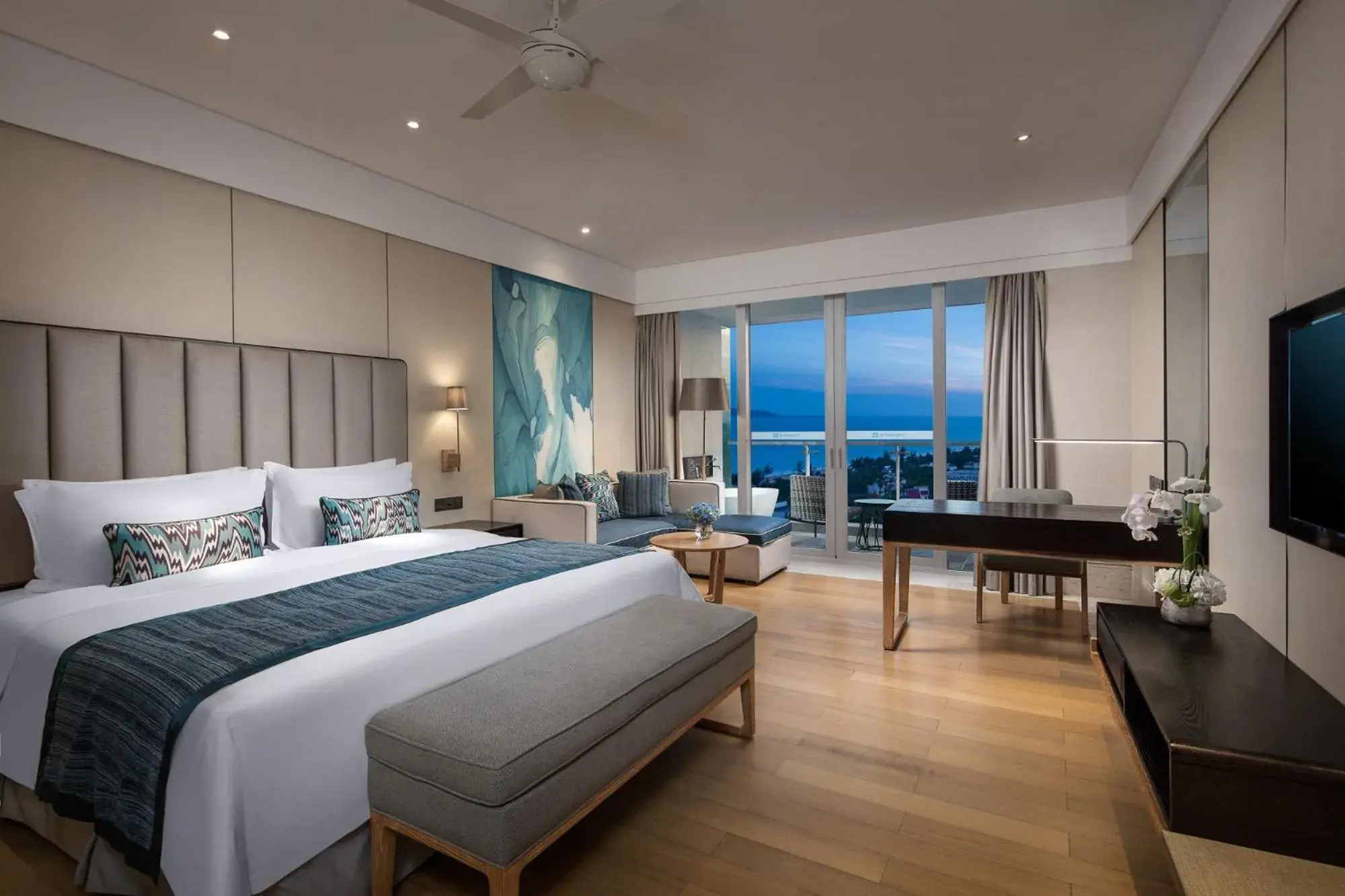 Premium King Room with Ocean View in Wyndham Sanya Bay Premium King Room with Ocean View in Wyndham Sanya Bay