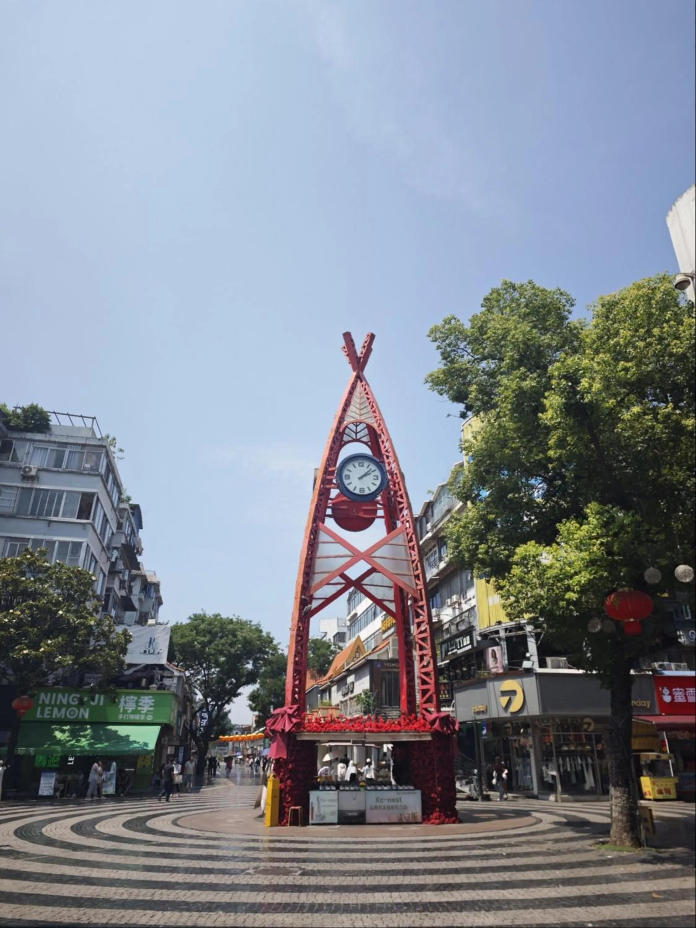 Neighbourhood in Wing Hotel Guilin- Pedestrian Street
