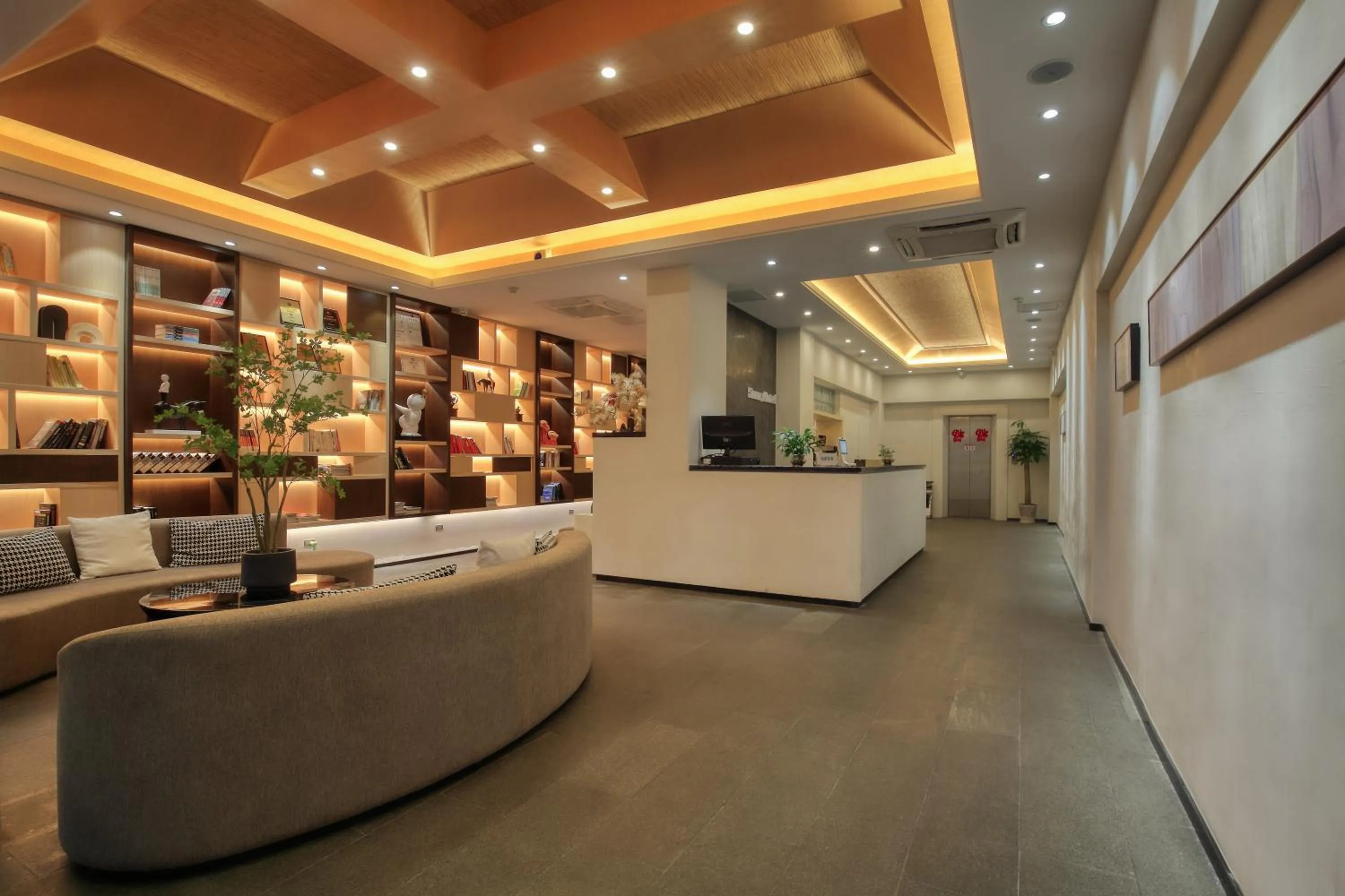 Lobby or reception in Wing Hotel Guilin- Pedestrian Street