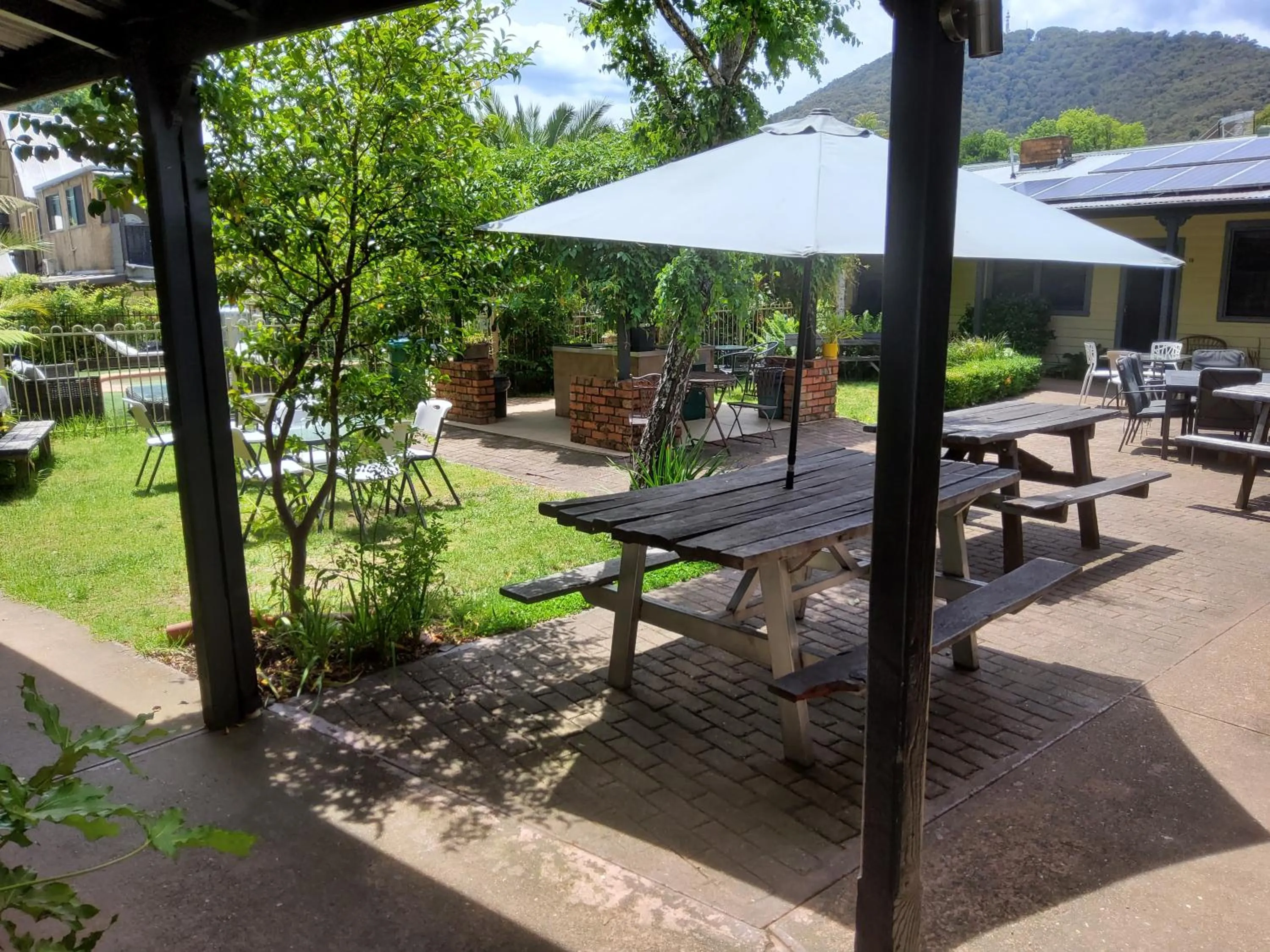 Garden view in Coach House Inn